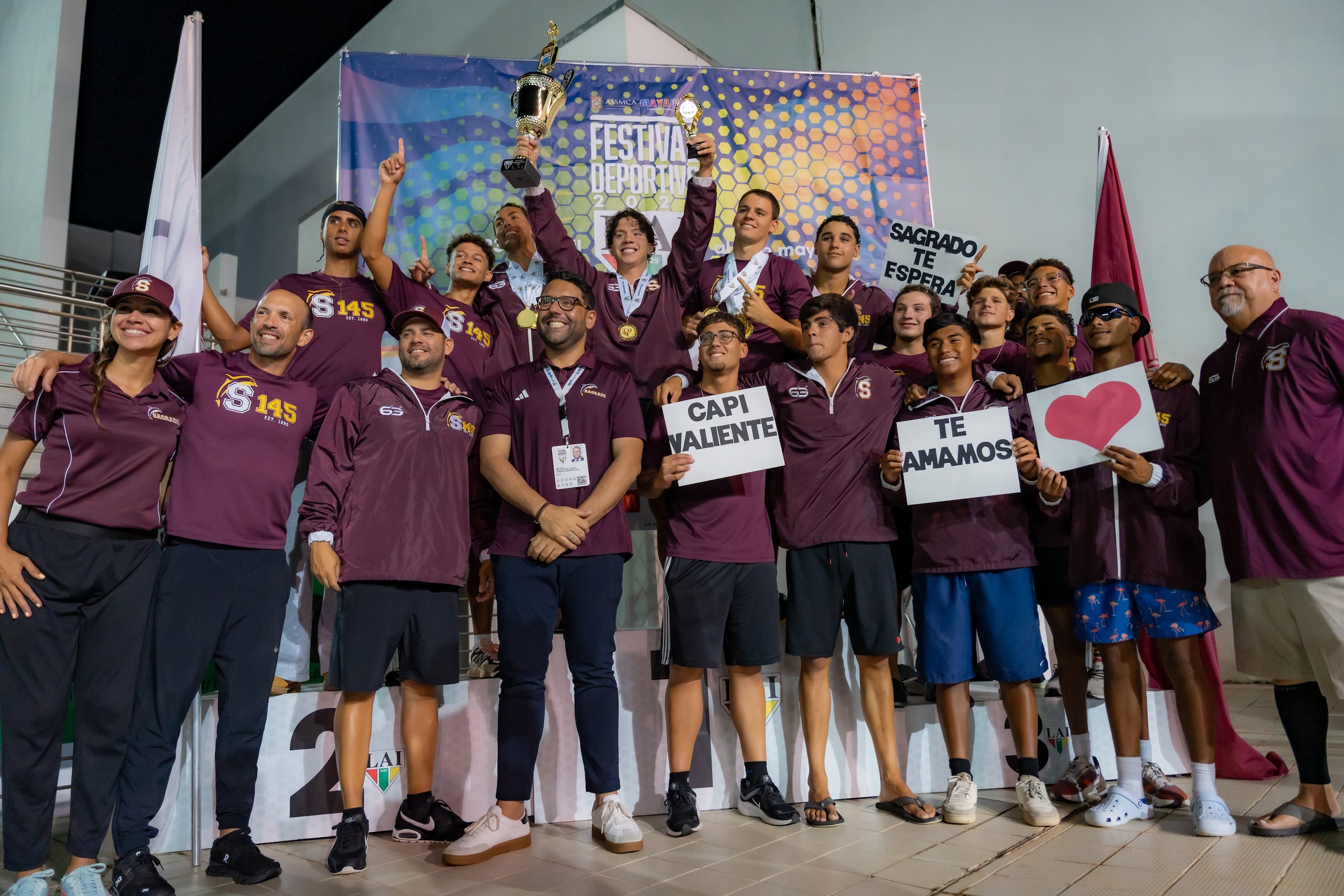 Los Delfines son los campeones de natación en la rama masculina.