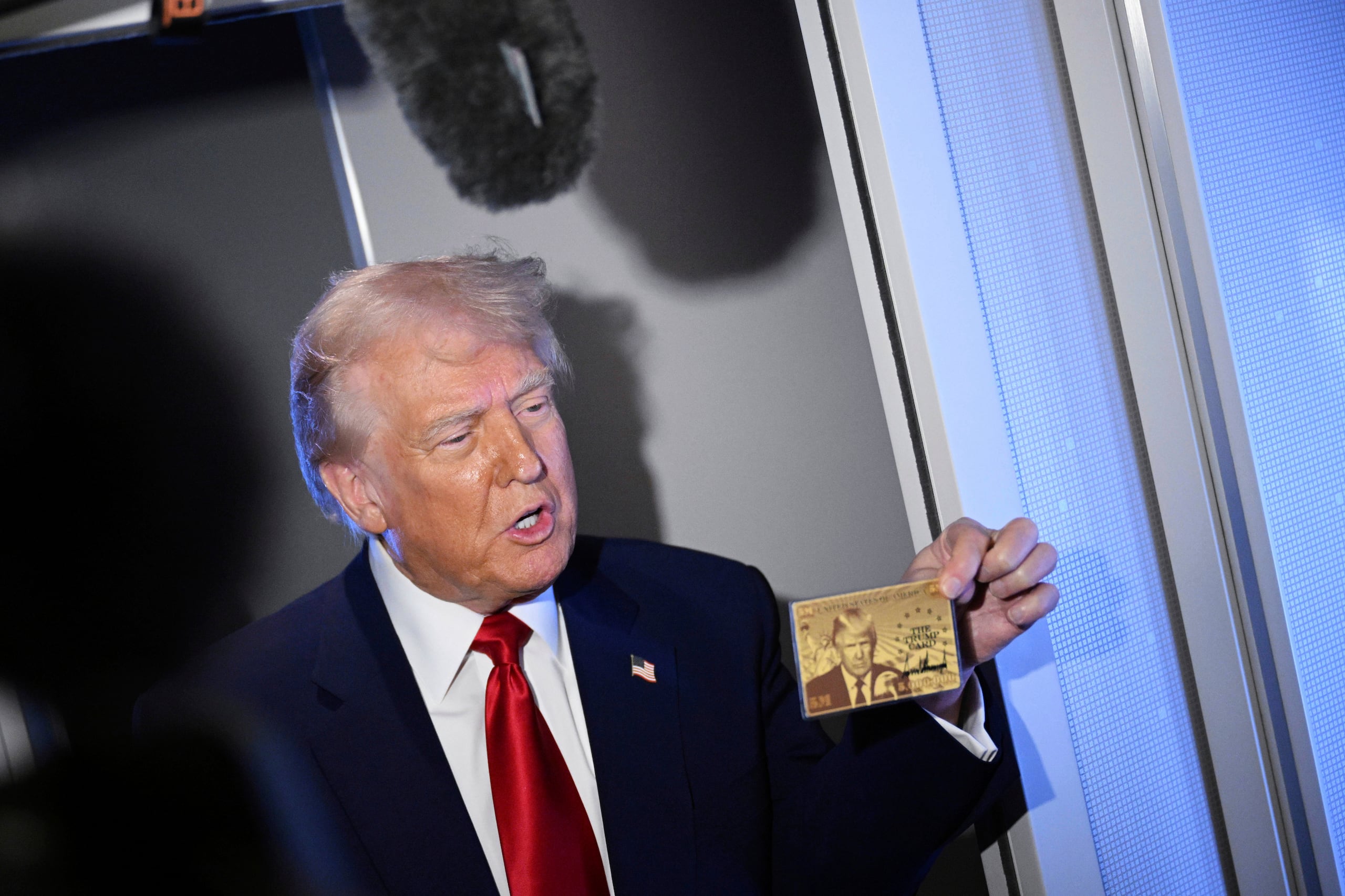 Trump aseguró que la llamada "GoldCard" estará a la venta en menos de dos semanas.