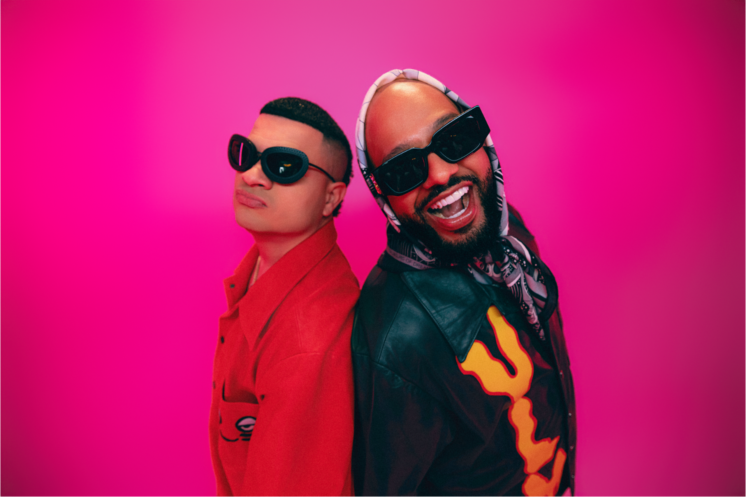 El duo de reguetoneros celebrará con sus fans sus más recientes logros con un concierto que promete el uso de avances tecnológicos.