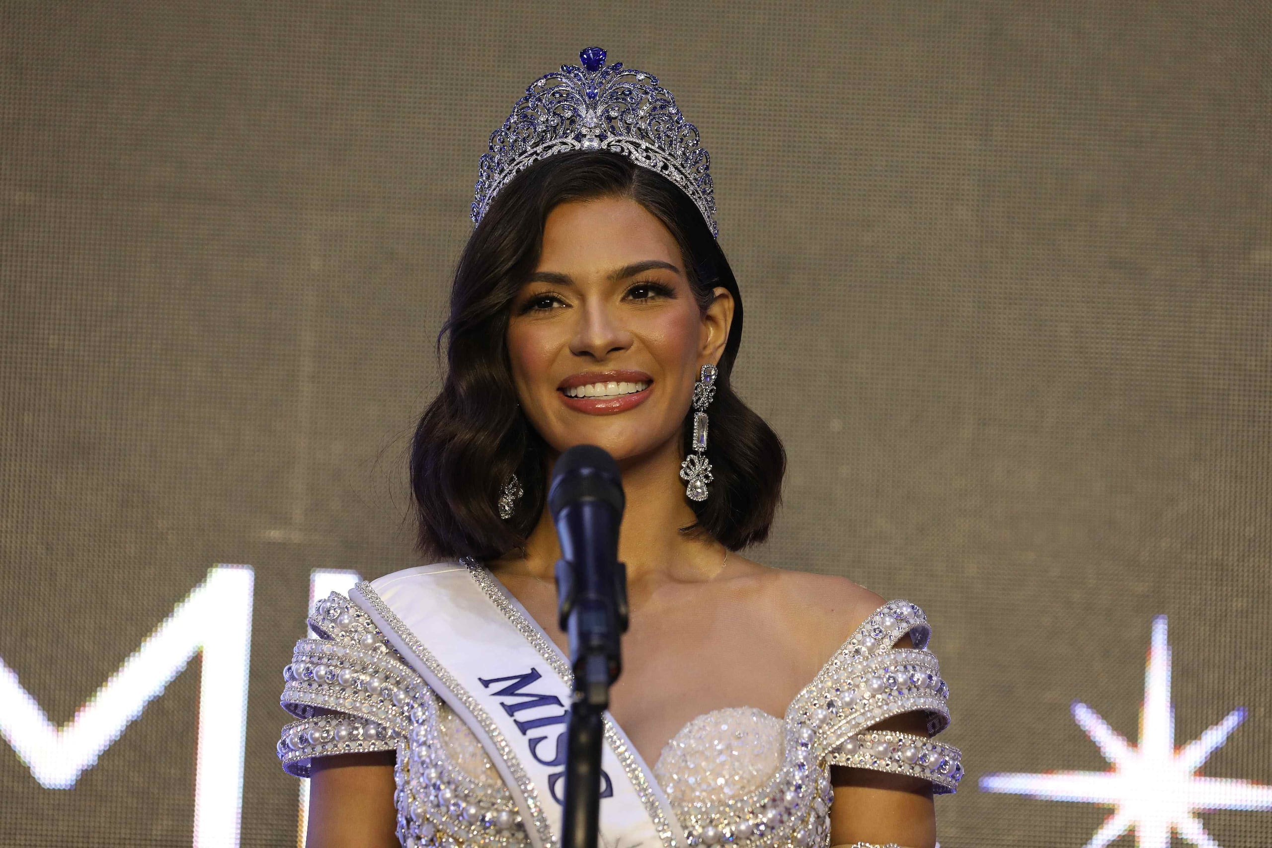La elección de Sheynnis Palacios como nueva soberana de la belleza universal, revolcó el clima político en Nicaragua.