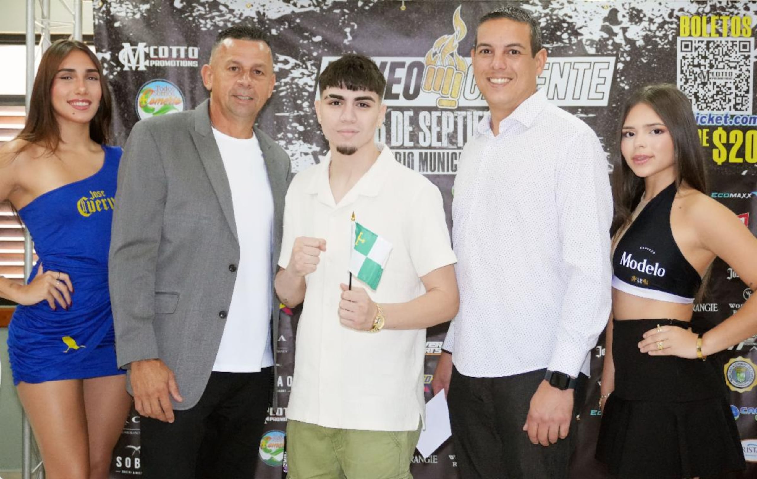 Ellison Rivera, al centro, encabezará la cartelera "Boxeo Caliente" de Miguel Cotto Promotions en el Auditorio Municipal de Comerío.