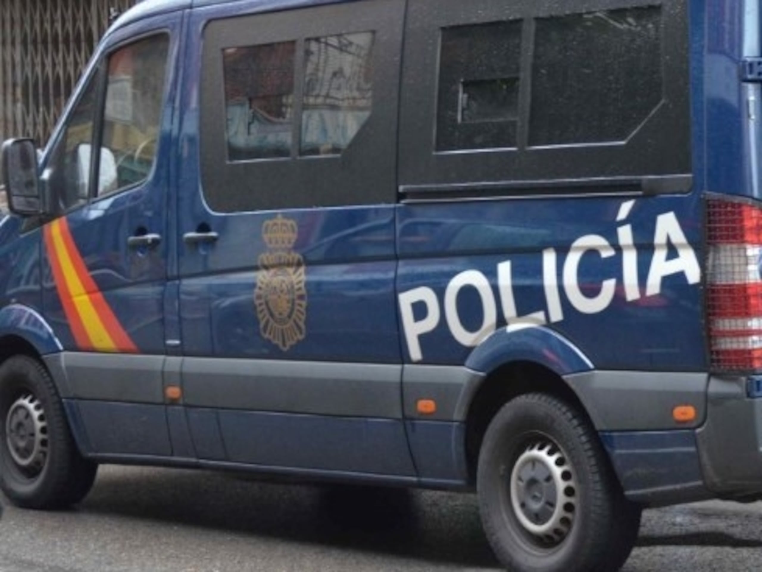 El miércoles, la policía arrestó a dos marroquíes bajo sospecha de reclutar milicianos para el grupo extremista. (AFP)