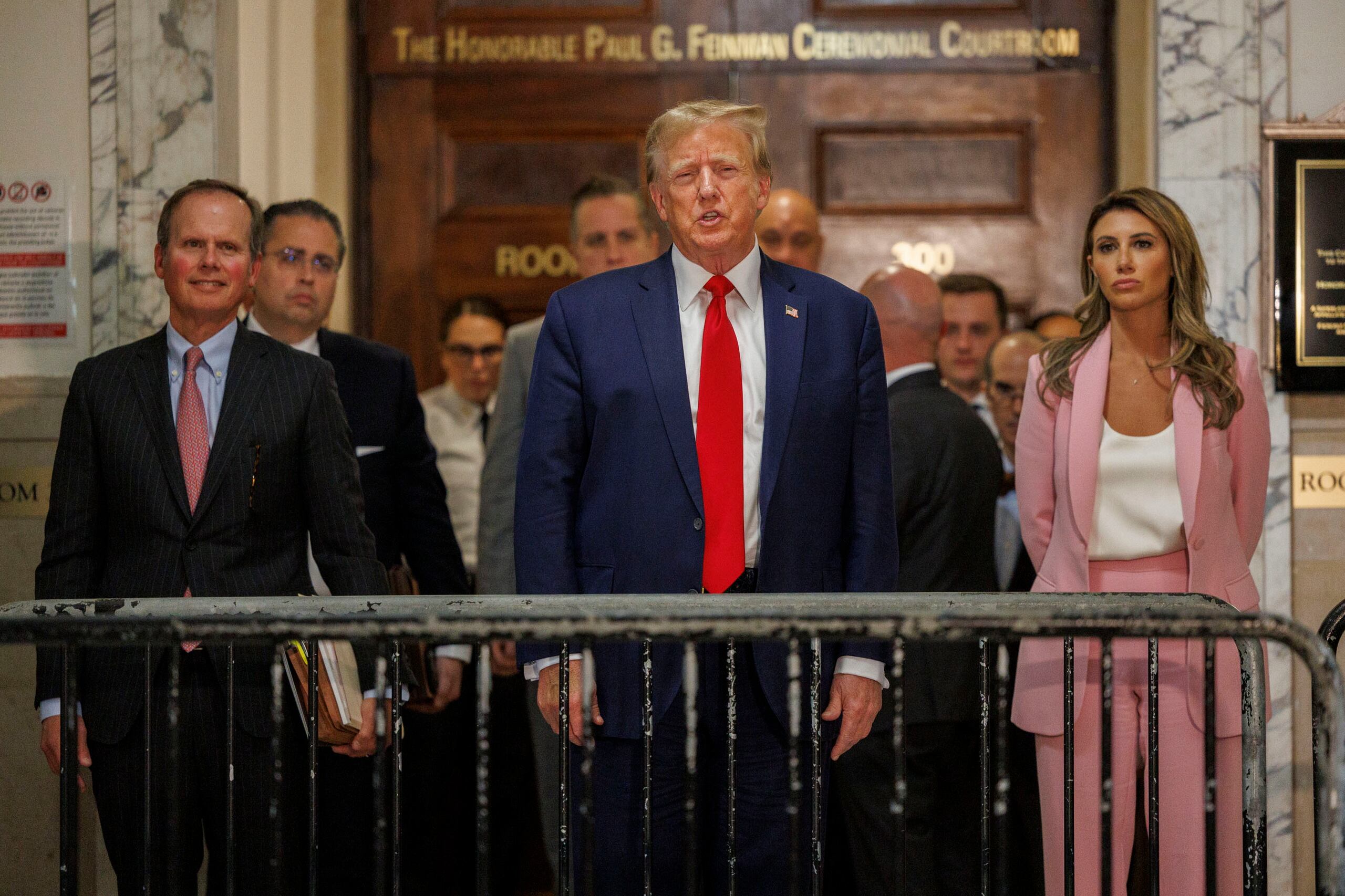 Trumpha intentado obstaculizar el caso en varias ocasiones, la última de ellas solicitando al juez esta semana que espere a que el Tribunal Supremo falle sobre su posible inmunidad presidencial en otro caso.