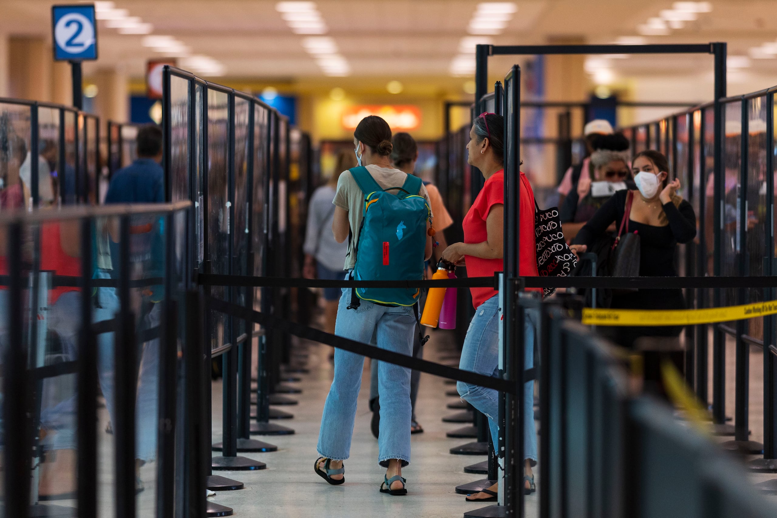 Para este fin de semana del 4 de julio, se espera que alrededor de 315,000 pasajeros estén en tránsito por el aeropuerto LMM.