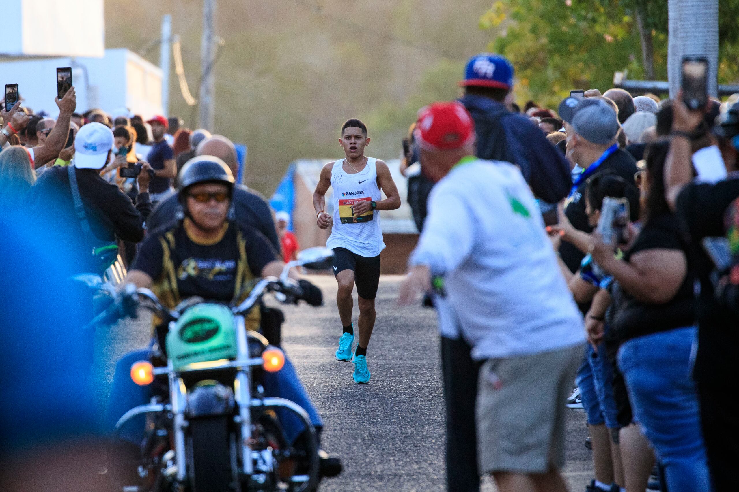 El coameño Arnaldo Martínez corrió en 1:04 un medio maratón en Estados Unidos en enero.