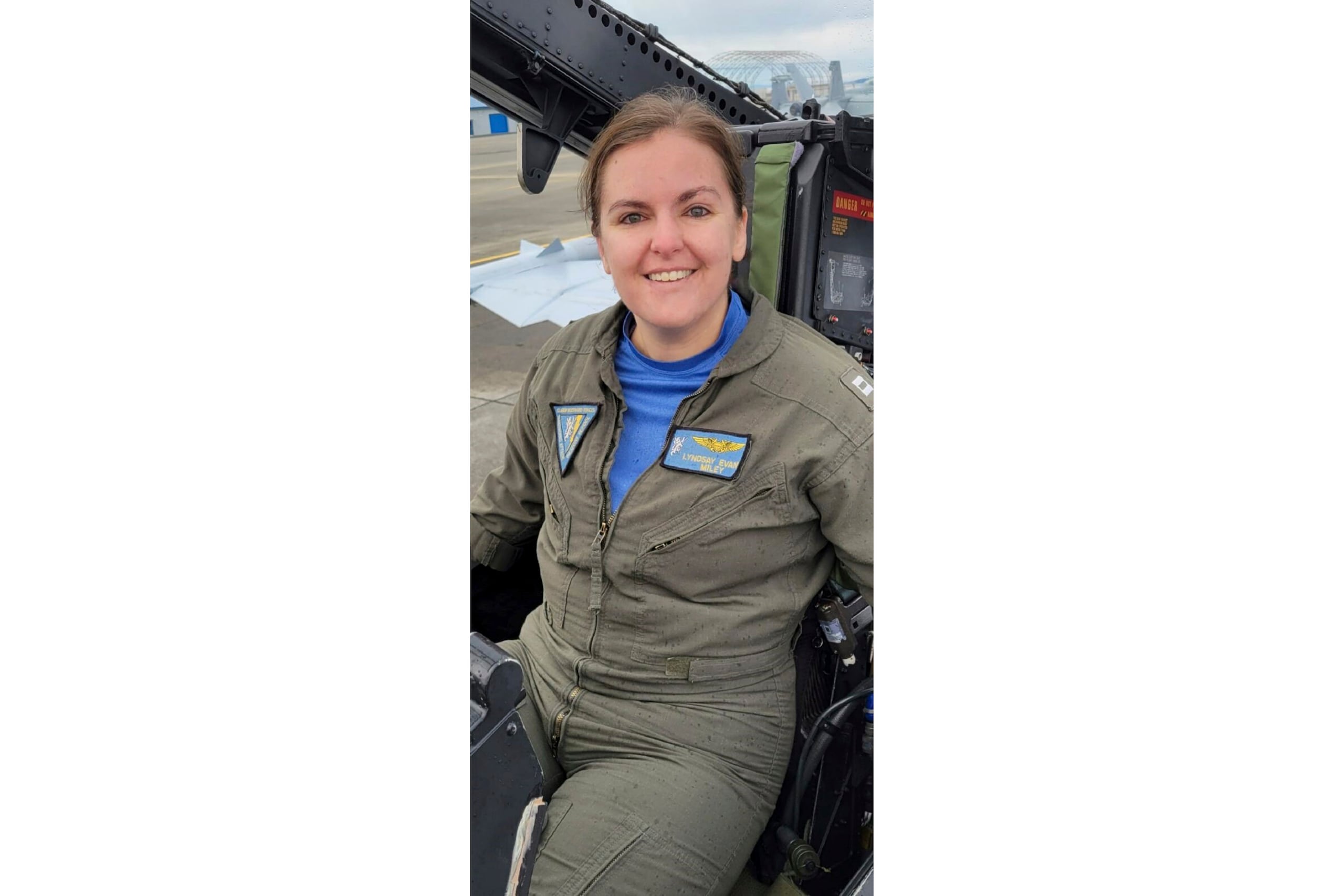 La piloto del Navy, Lyndsay Evans (U.S. Navy via AP)