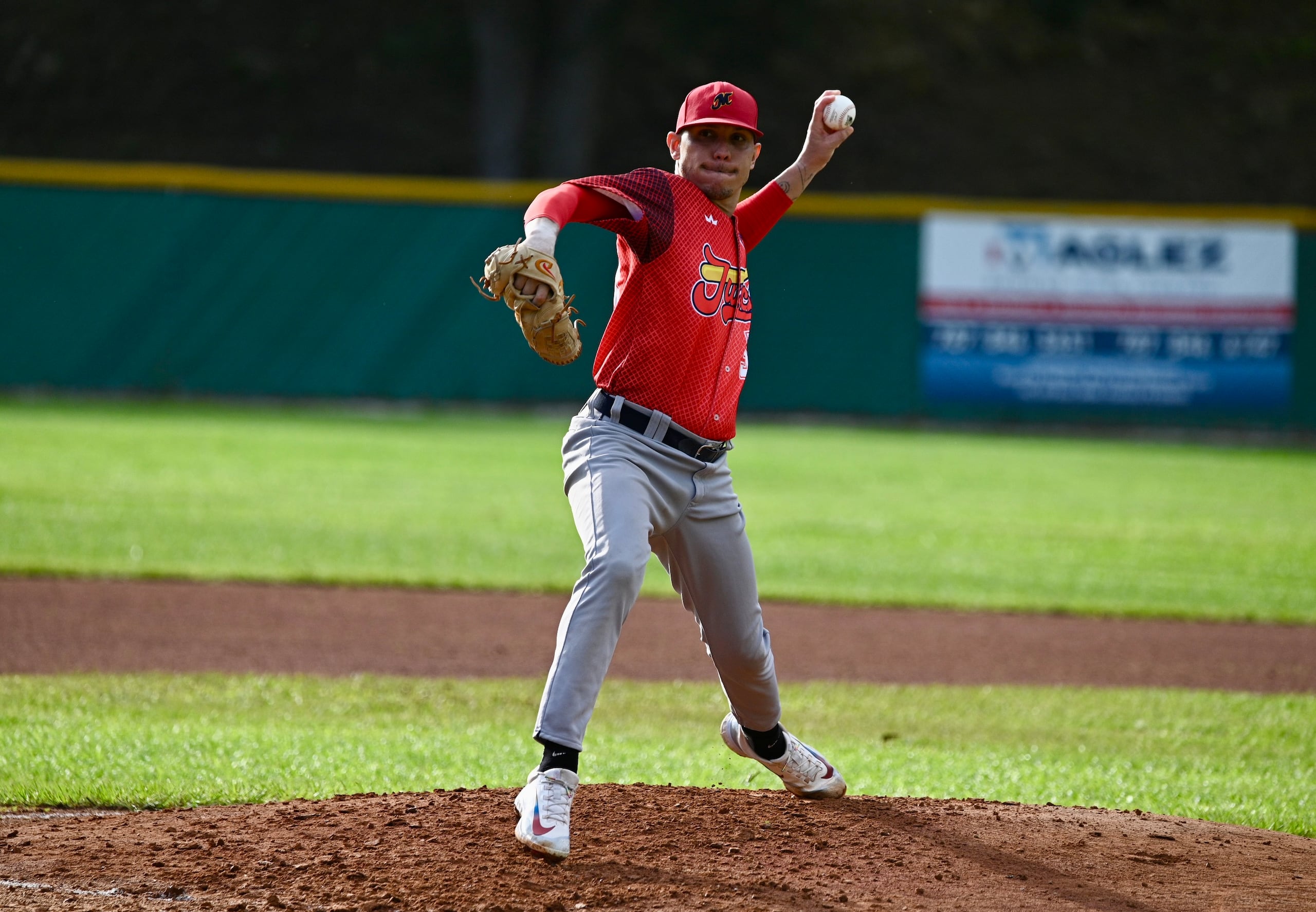 Luis Cintrón fue el abridor de los Mulos de Juncos en el juego del domingo.
