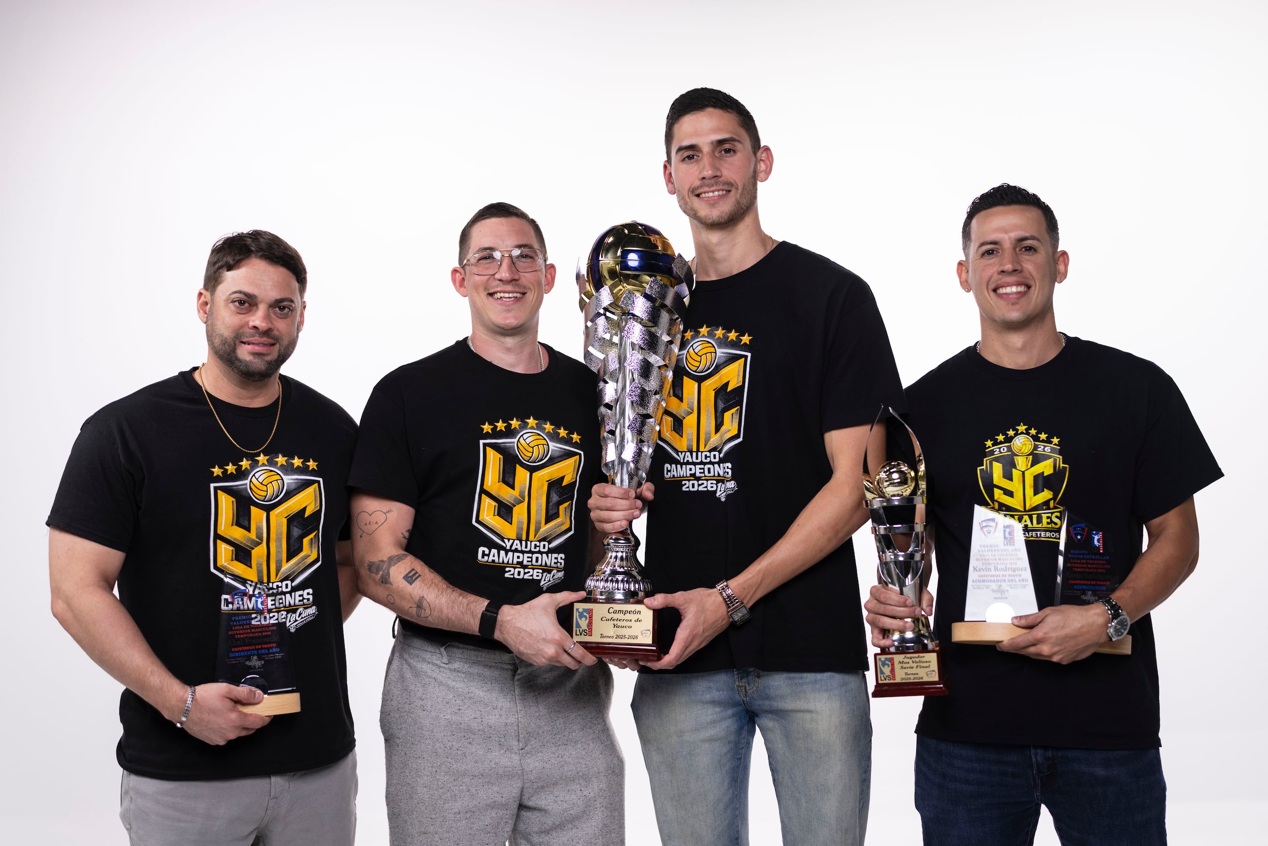 El dirigente Abel Francesch, Arnel Cabrera, Iván Fernández y Kevin Rodríguez en el estudio de GFR Media.