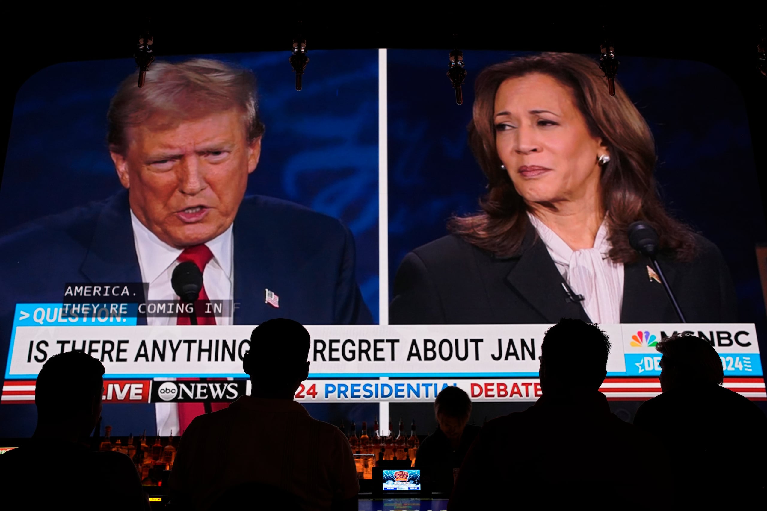 Donald Trump (Izq) y Kamala Harris (der) se disputarán la presidencia de Estados Unidos el próximo 5 de noviembre (AP Photo/John Locher)