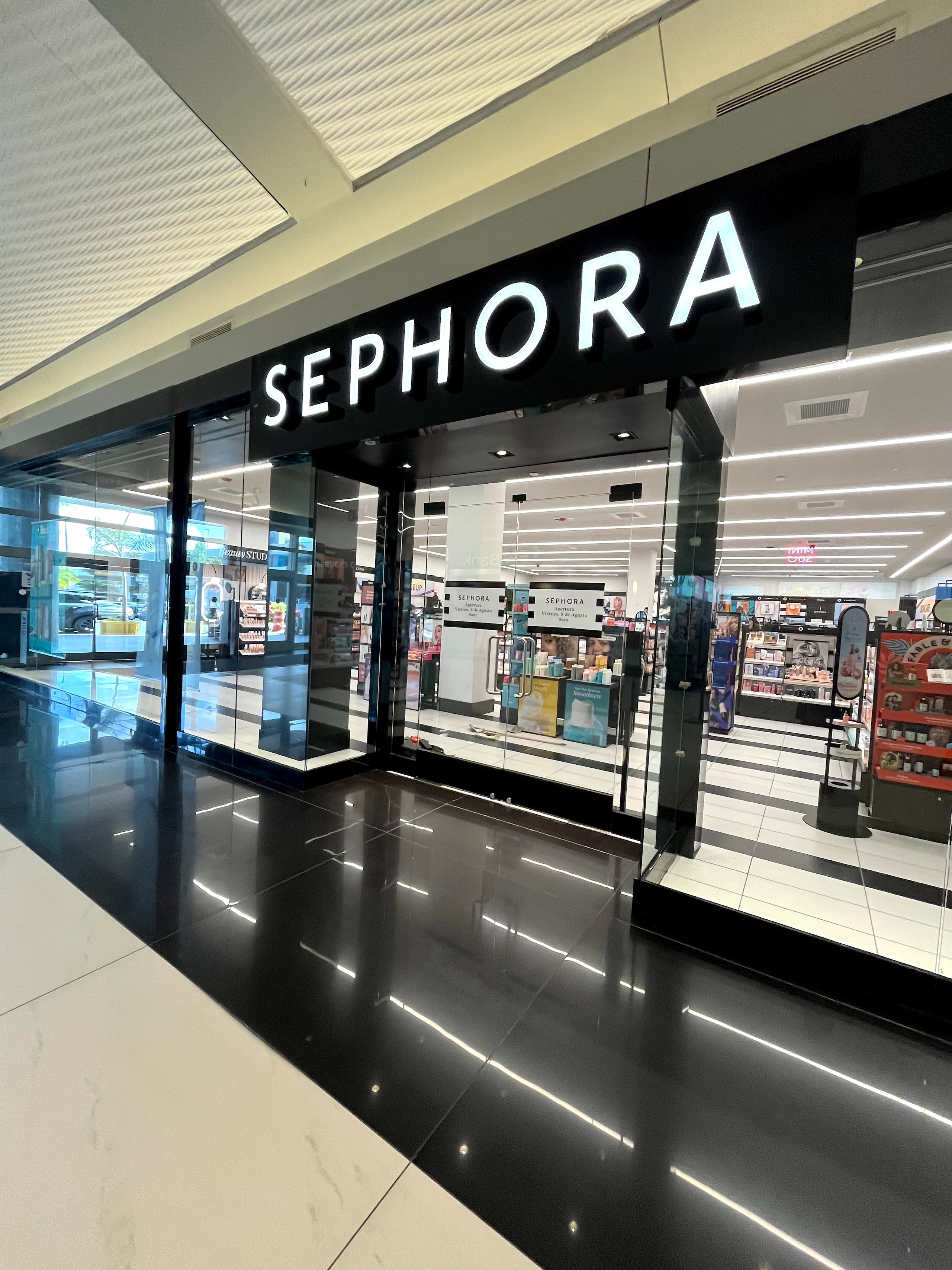 Sephora en Plaza del Sol, en Bayamón.