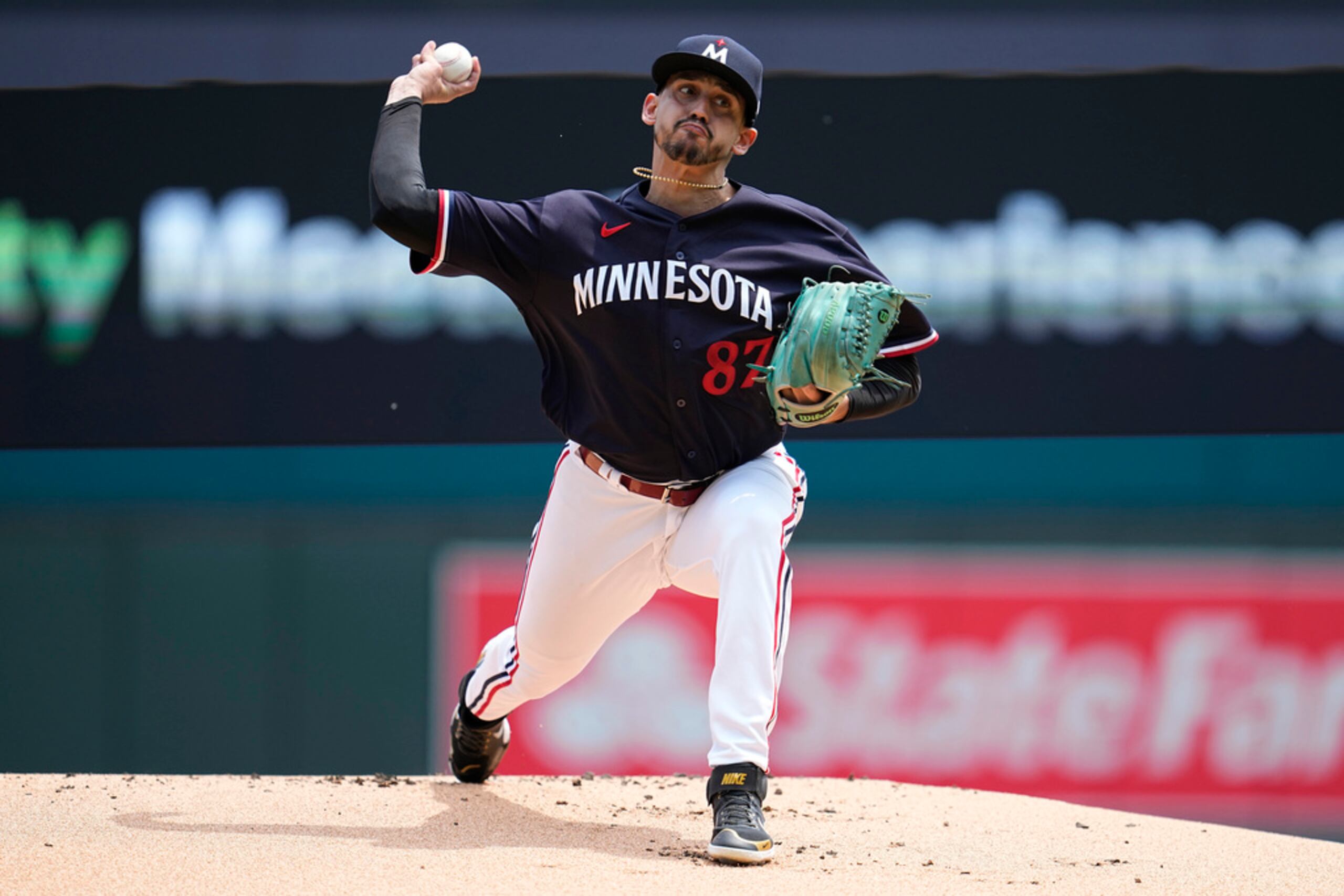 José De León lanzó dos entradas perfectas antes los Tigers de Detroit.