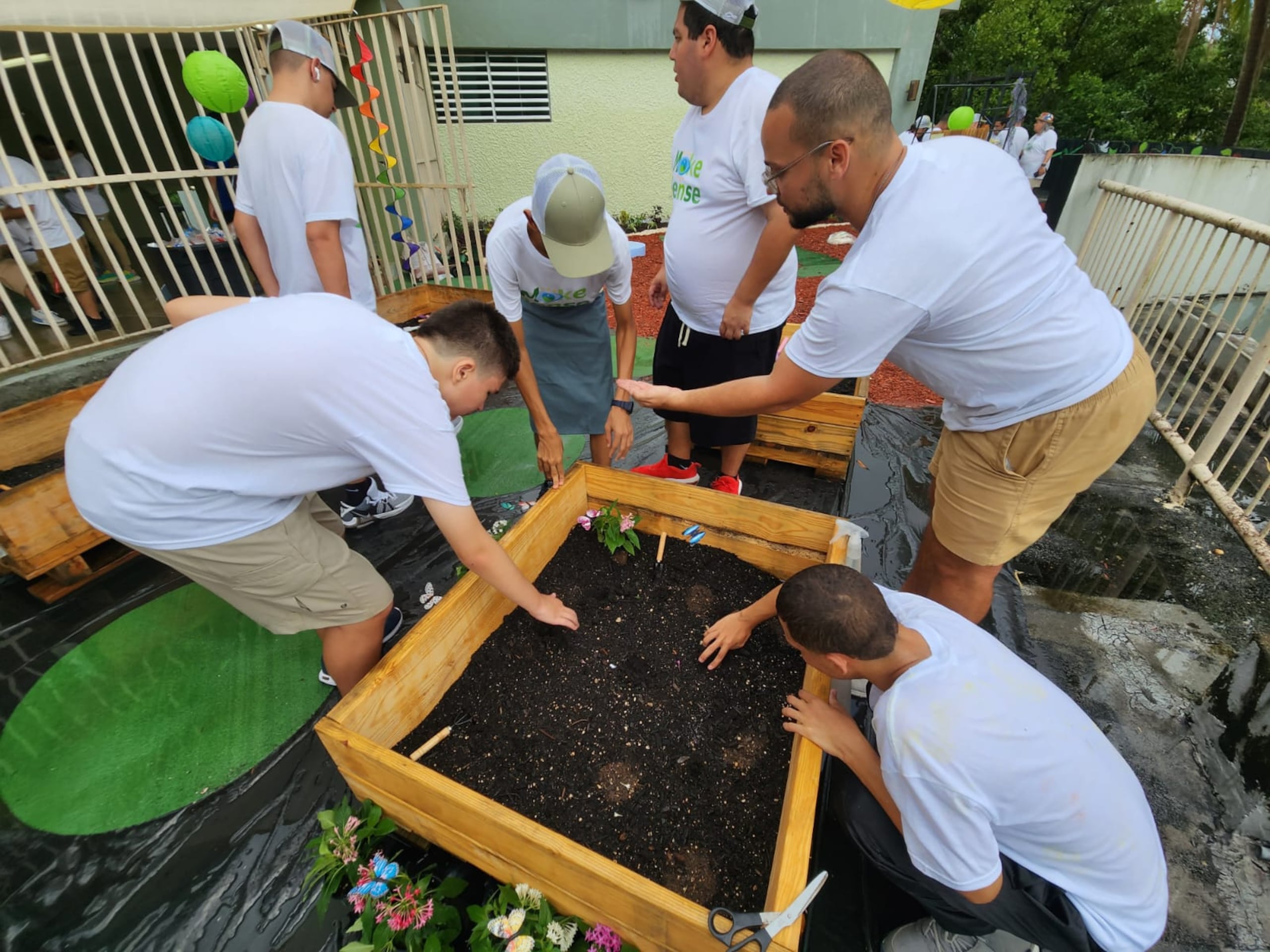 El jardín sensorial persigue crear un espacio de convergencia social para los estudiantes.