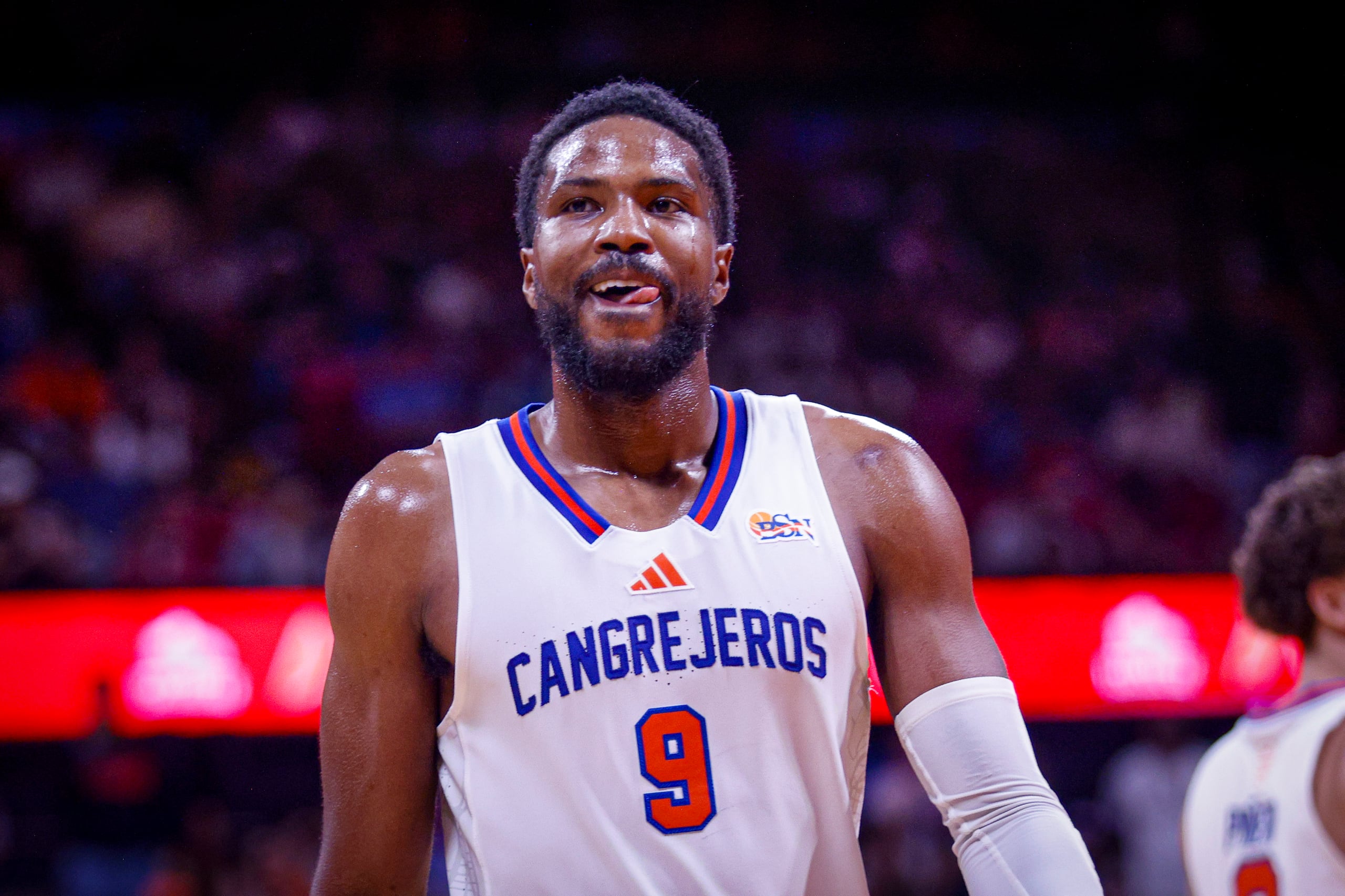 Malik Beasley, refuerzo de los Cangrejeros de Santurce, durante un juego contra los Criollos de Caguas.