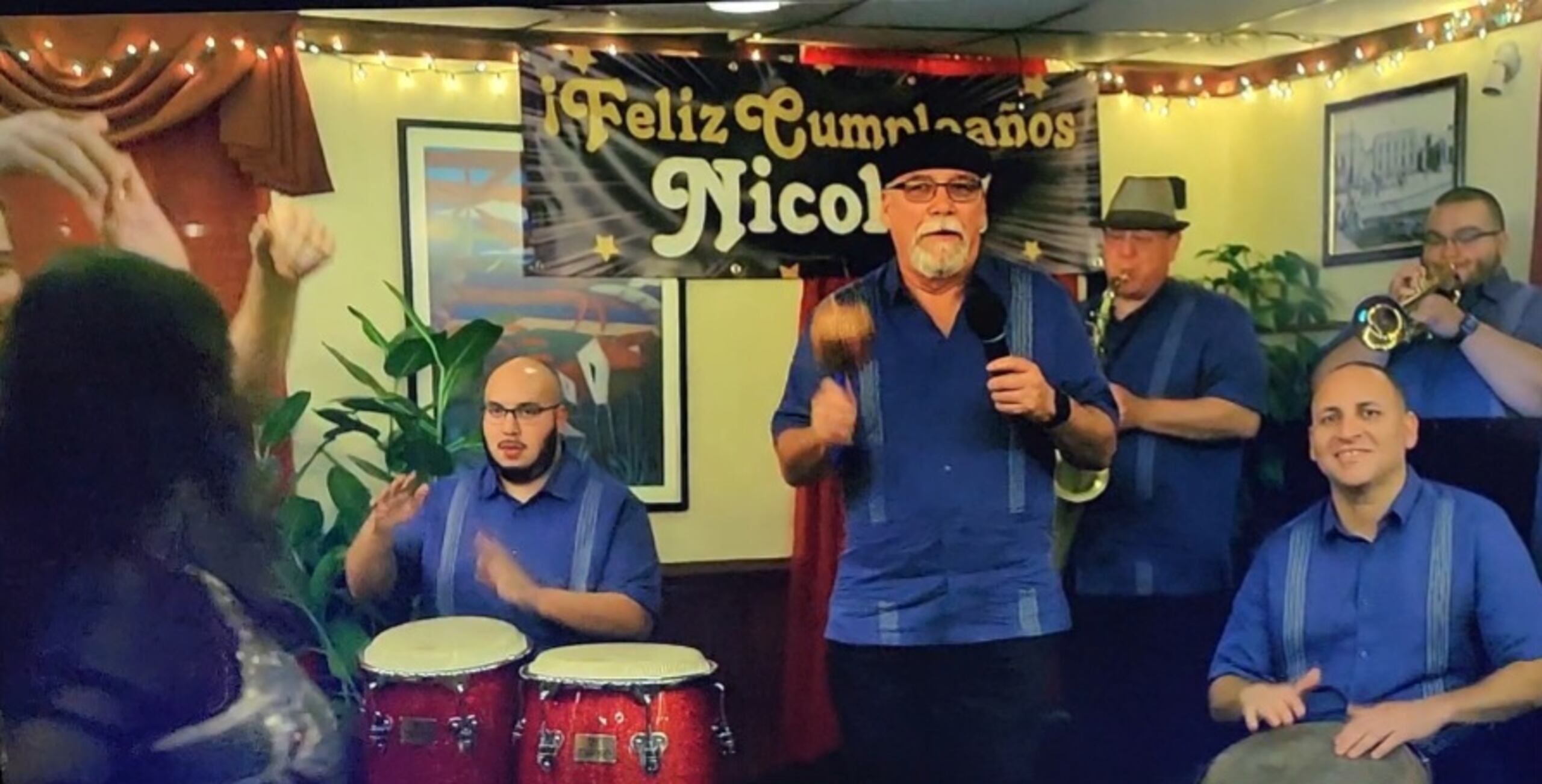 La orquesta Kadencia tuvo su aparición estelar como la banda para el cumpleaños de Nick Méndez en el episodio 7 de la segunda temporada de "Swagger".