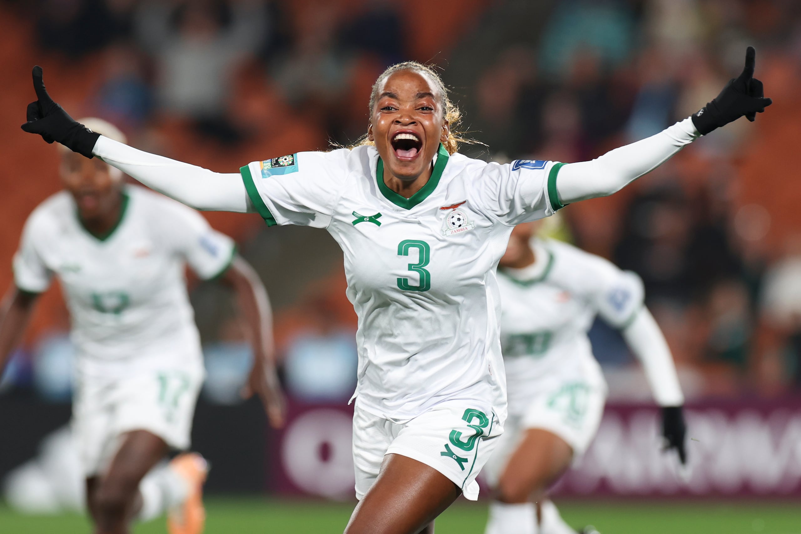 La Asociación de Fútbol de Zambia aseguró que no ha recibido ninguna queja, pero que actuará si recibe alguna reclamación o evidencia de mal comportamiento. En la foto, Lushomo Mweemba, jugadora de la selección femenina de Zambia.
