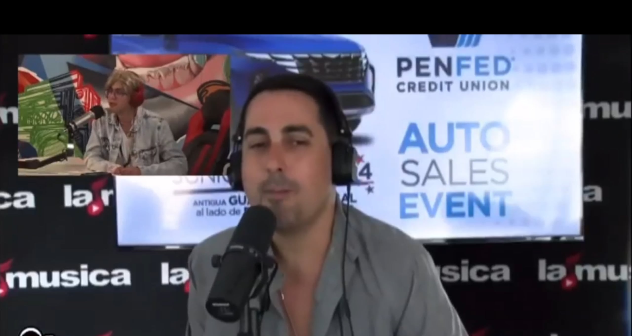 Alejandro Gil realizó el comentario sobre los fotoperiodistas en el programa radial "El Reguero" de "La Nueva 94".