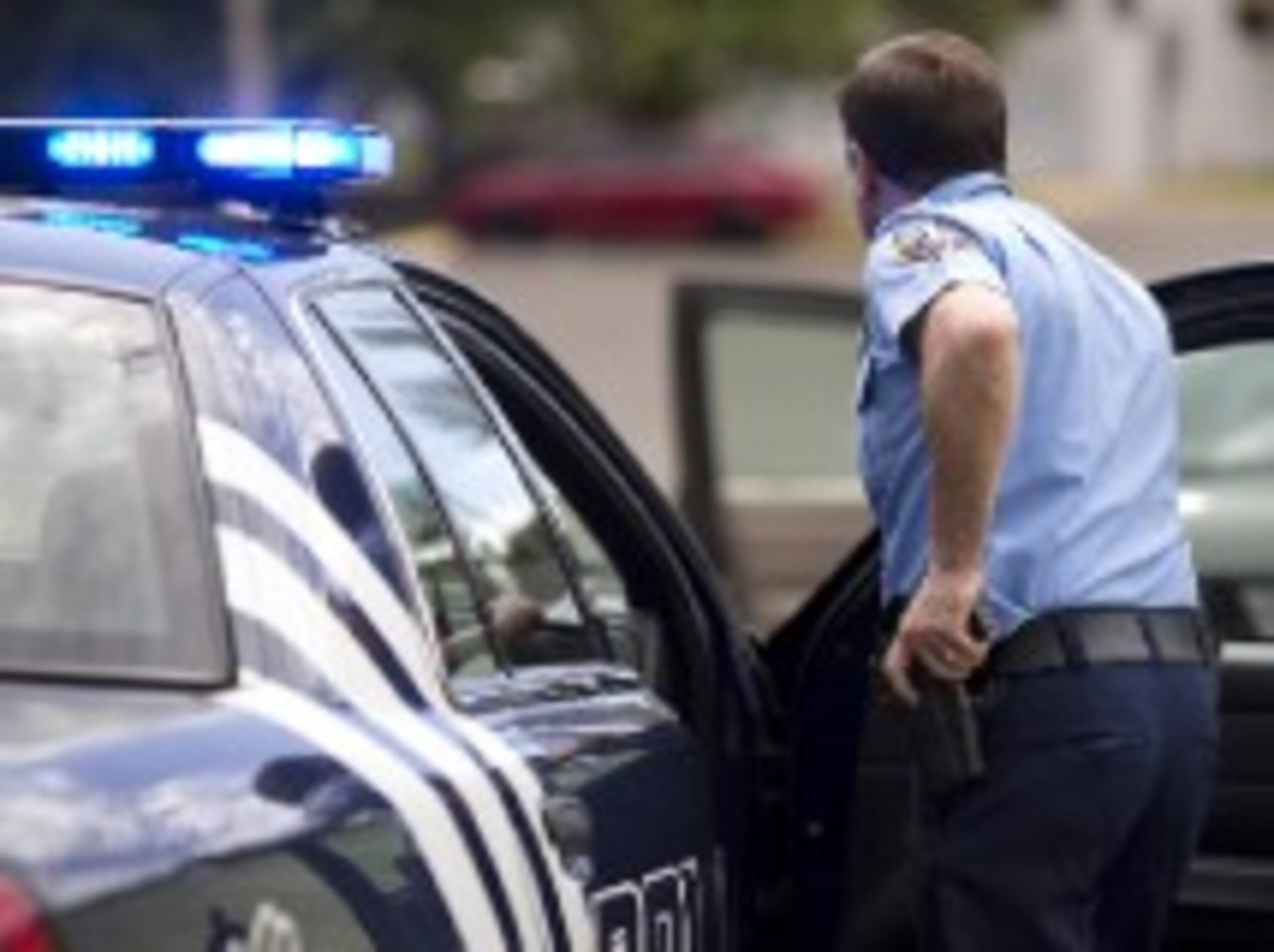 El arrestado fue identificado por la Policía como Derek Bernard Santiago, de 19 años y residente del Residencial Jardines de Guamaní. (Archivo)