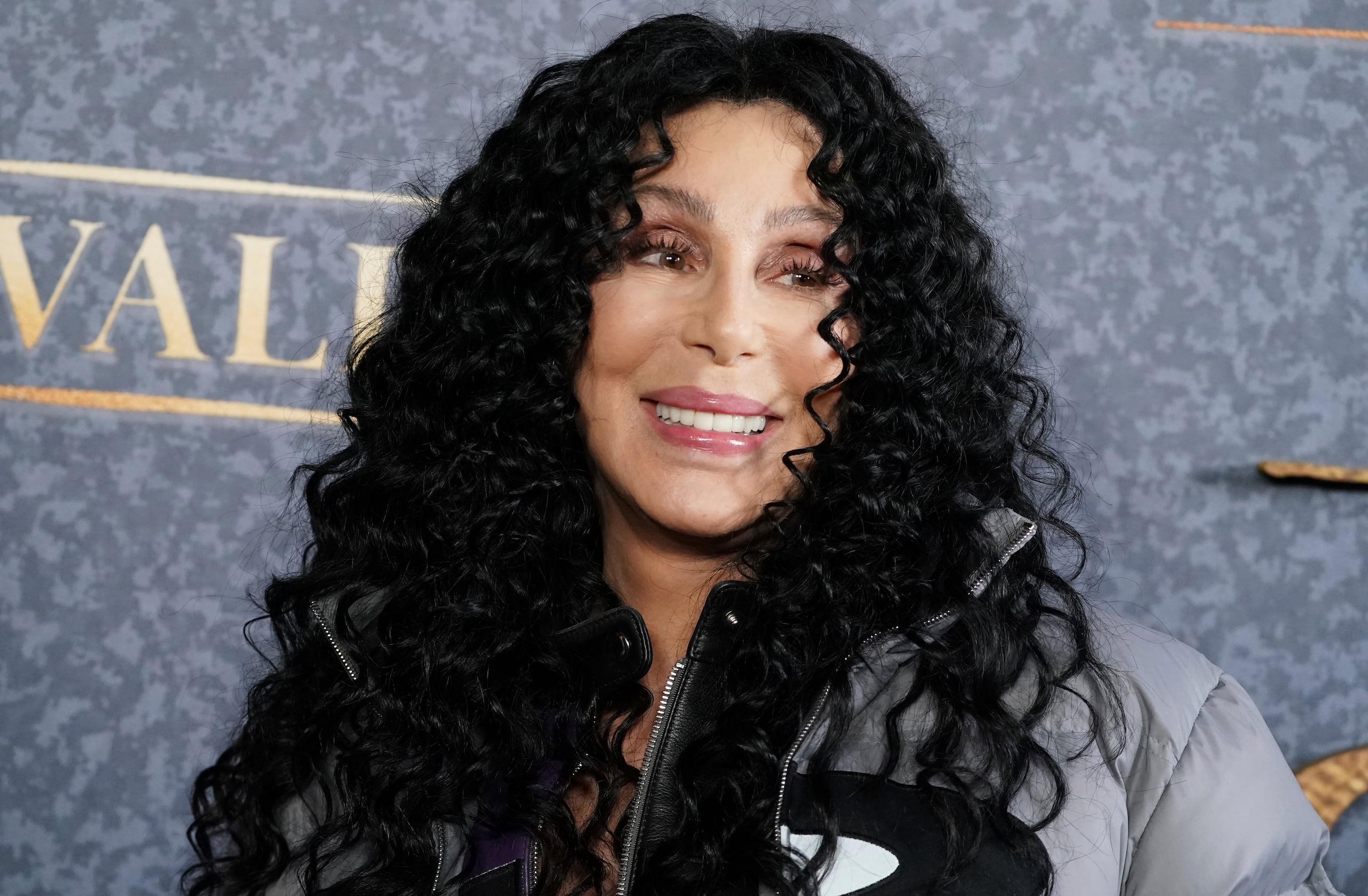 Compartió la vivencia en su libro recién publicado “Cher: The Memoir, Part One”.