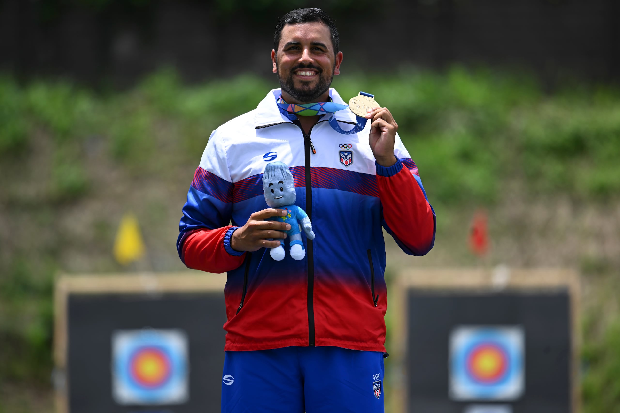 El boricua Jean Pizarro se impuso 148-144 al colombiano Jagdeep Singh Mejía en la final.