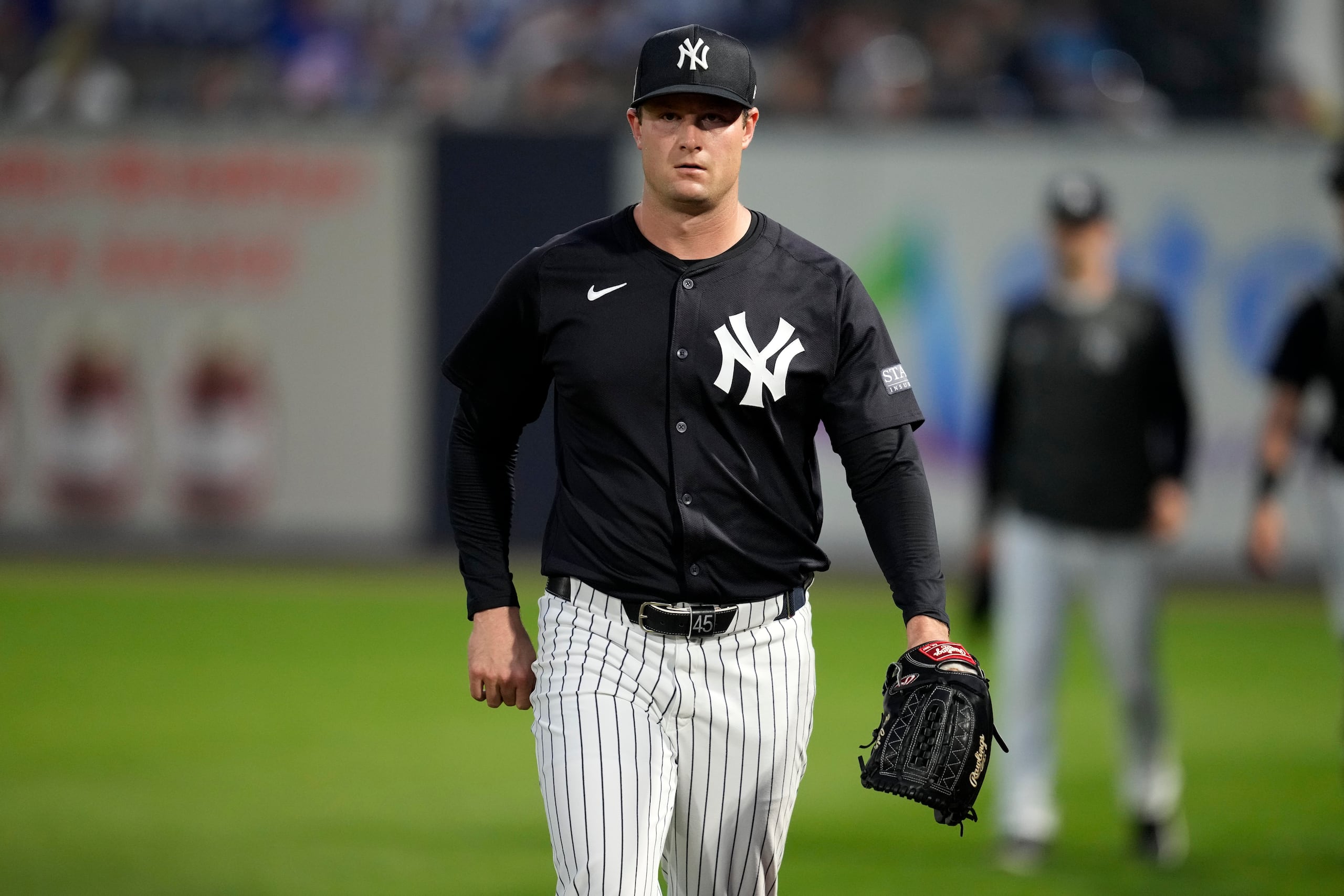 El lanzador abridor de los Yankees de Nueva York, Gerrit Cole, durante un juego de pretemporada contra los Blue Jays de Toronto.
