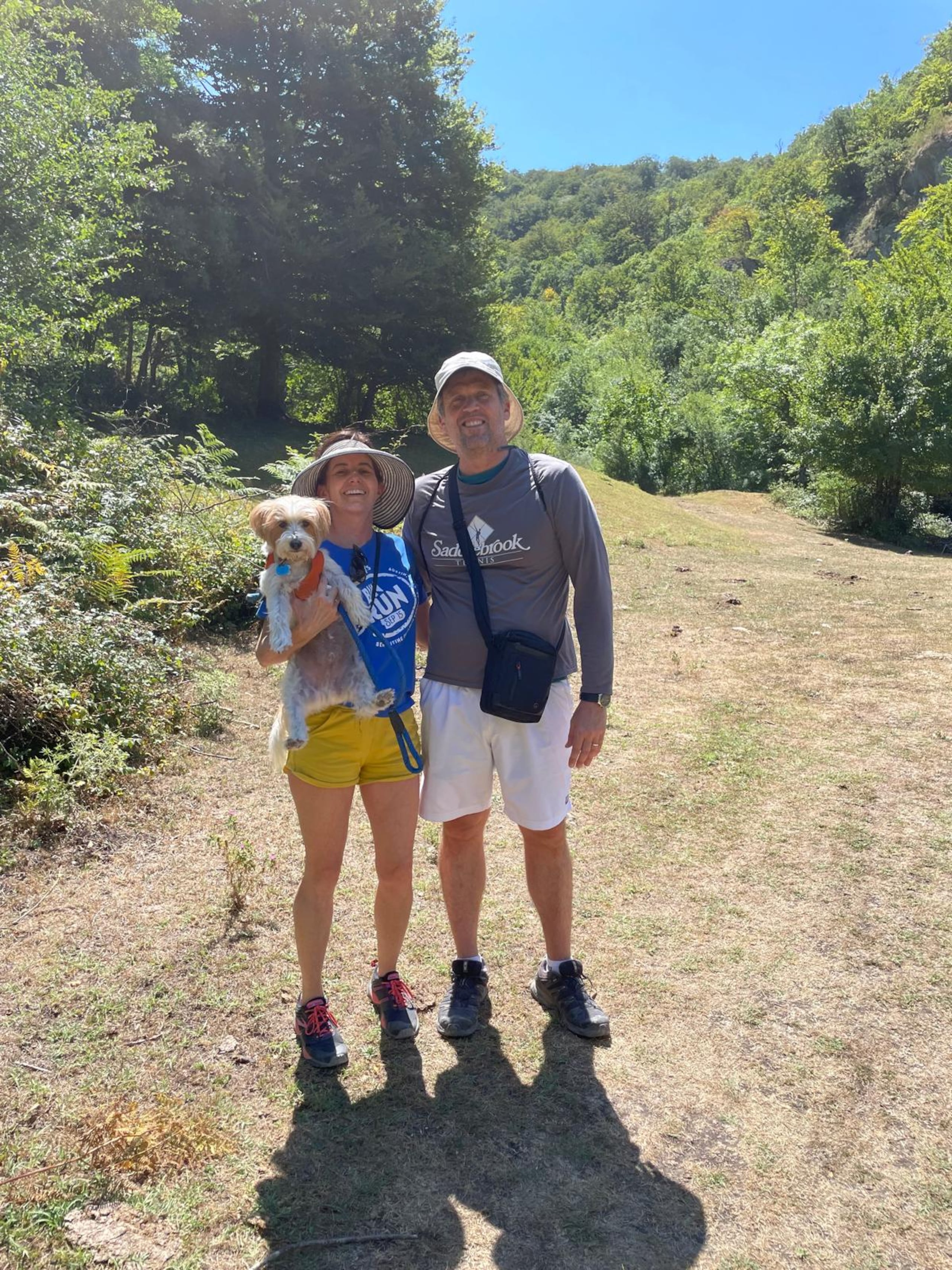Frankie, el perrito de la pareja, "está hecho un vasquito", aseguró Rivera.