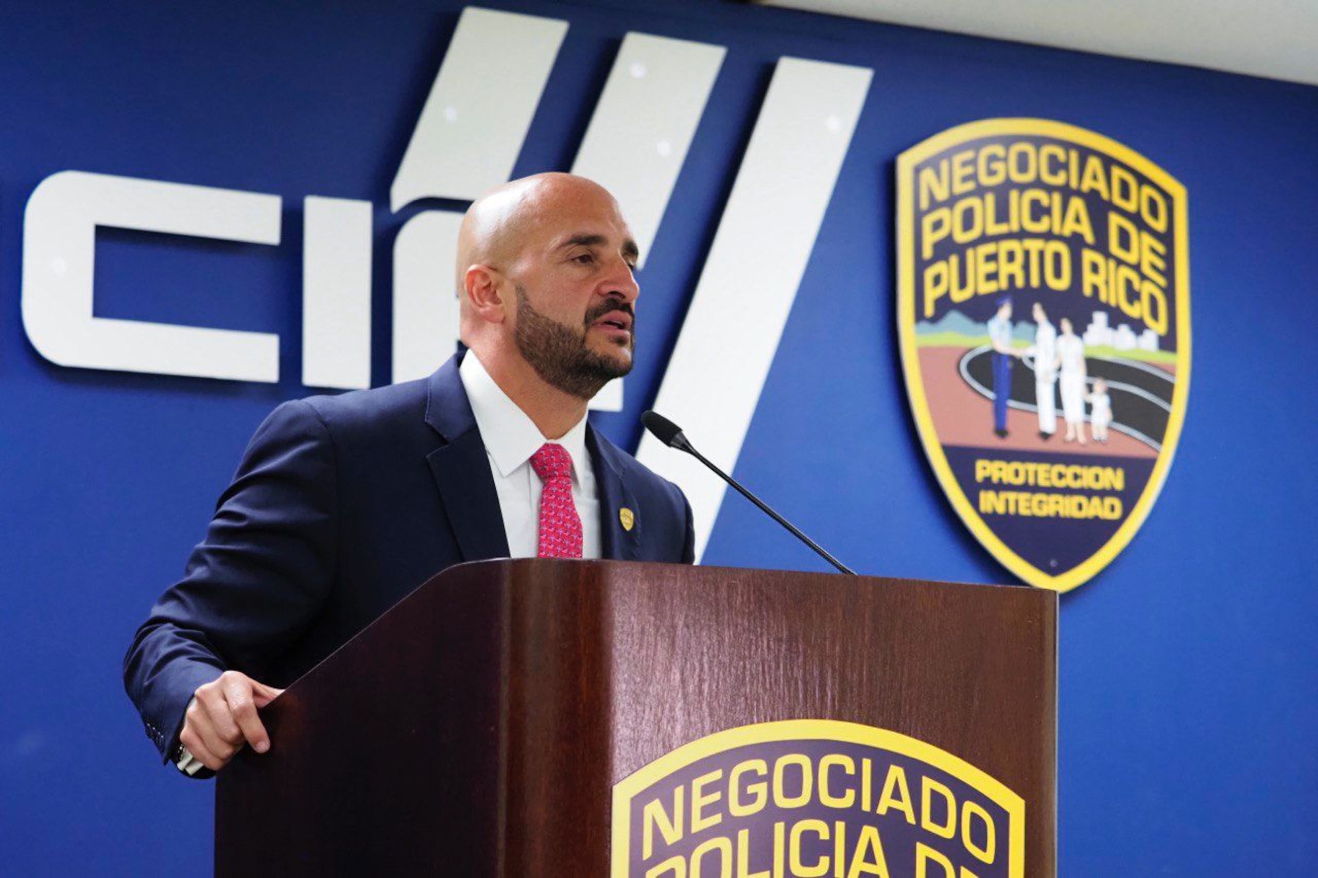 El comisionado de la Policía, Joseph González Falcón, durante su conferencia de prensa semanal. (Archivo)