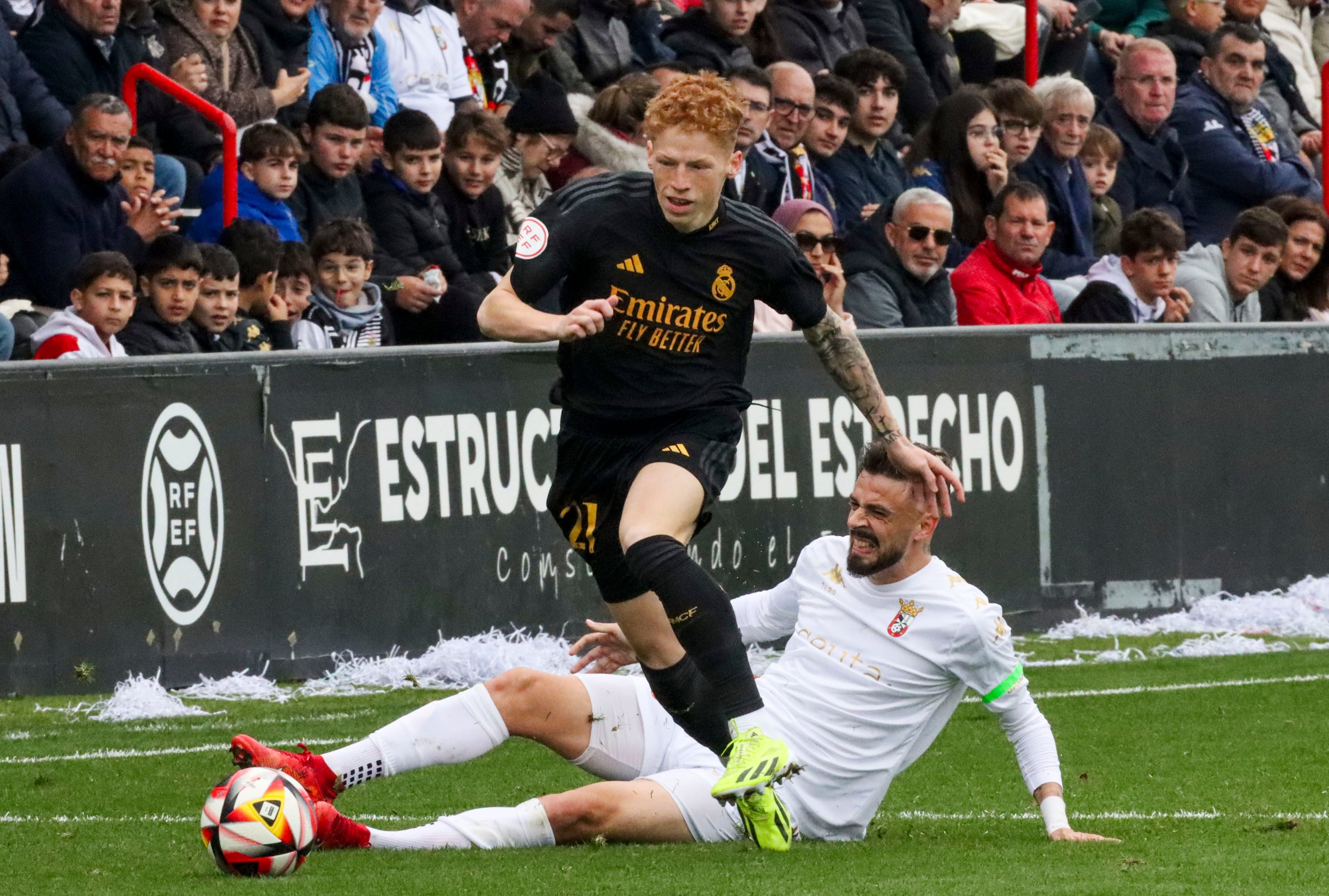 El futbolista puertorriqueño Jeremy de León en su debut con el Real Madrid Castilla en 2024.