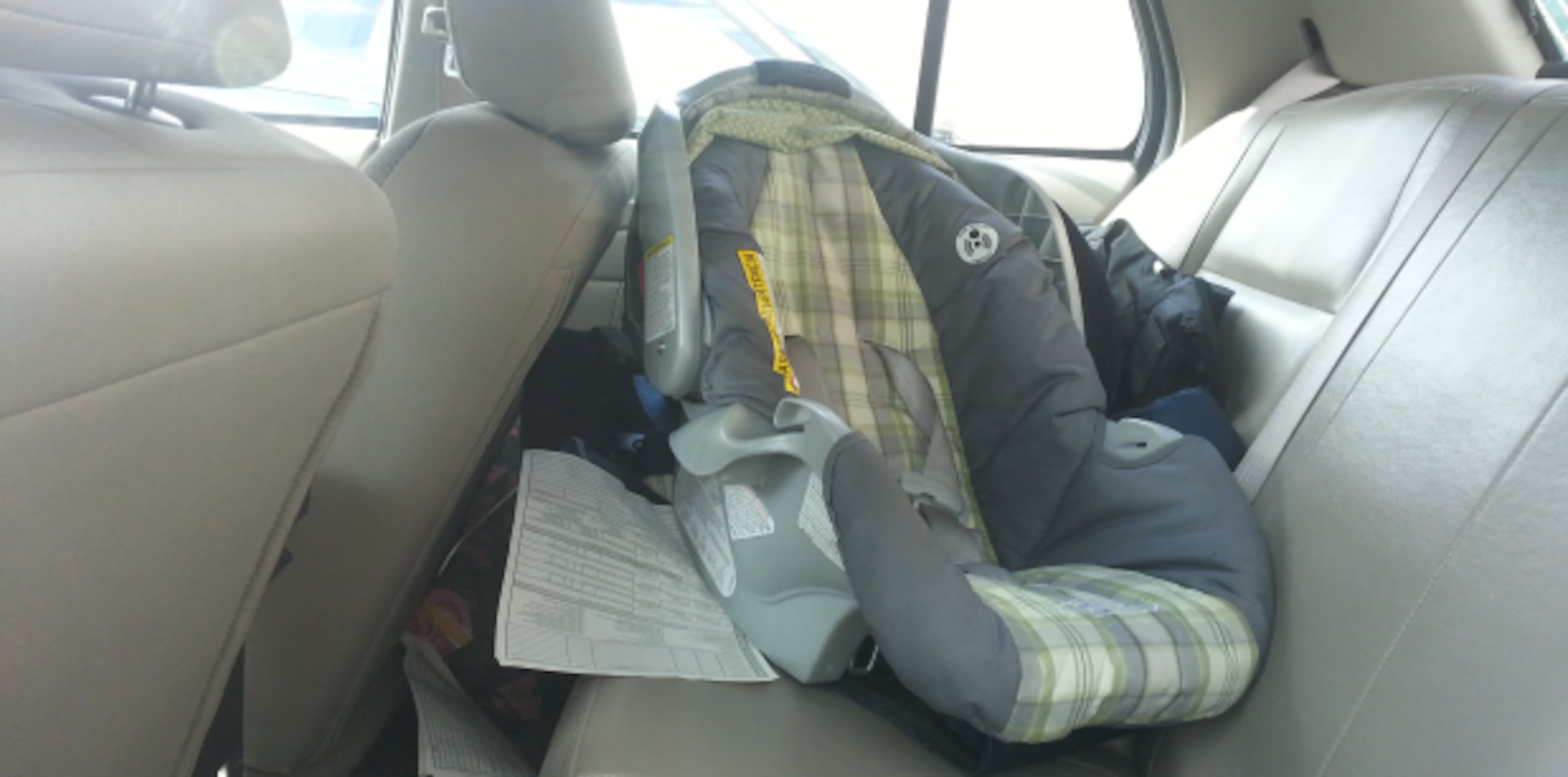 El padre del menor se percató de la presencia del niño en el vehículo este miércoles al mediodía.(Para GFR Media/Nelson Reyes)