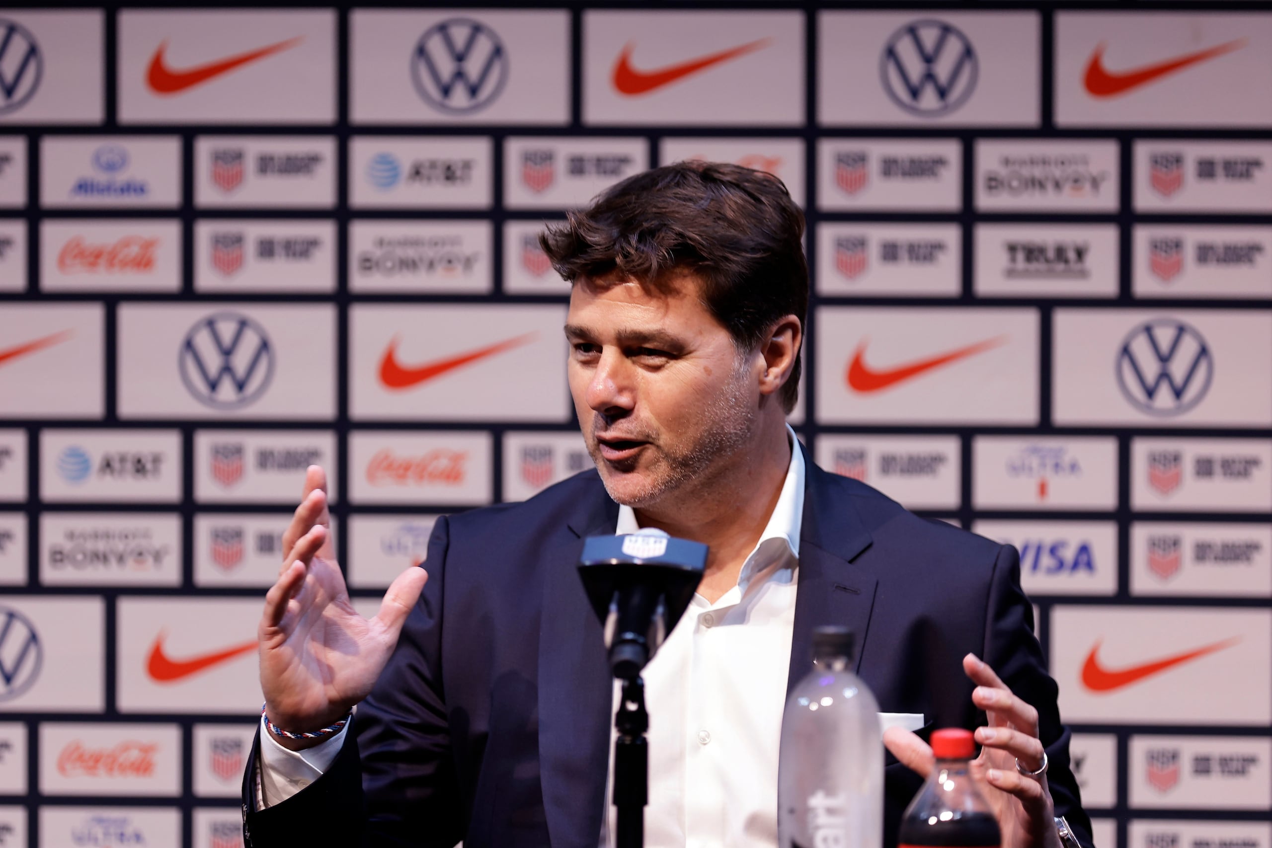 Mauricio Pochettino en una conferencia de prensa durante su presentación como seleccionador de Estados Unidos.