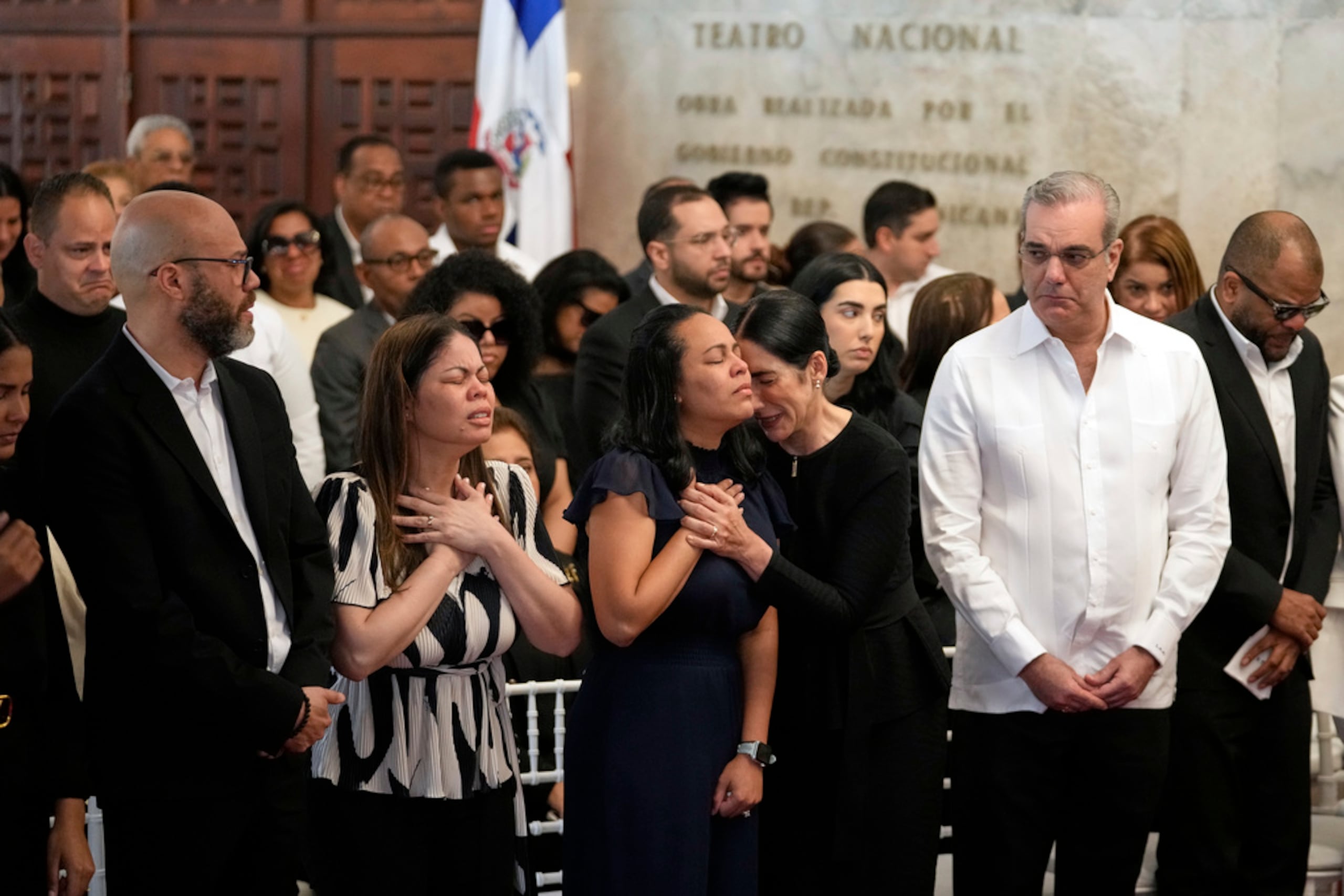 Las expresiones del mandatario dominicano se produjeron mientras participaba de los actos fúnebres de Guarionex Estrella, hijo del ministro de Obras Públicas, y que pereció en el siniestro.