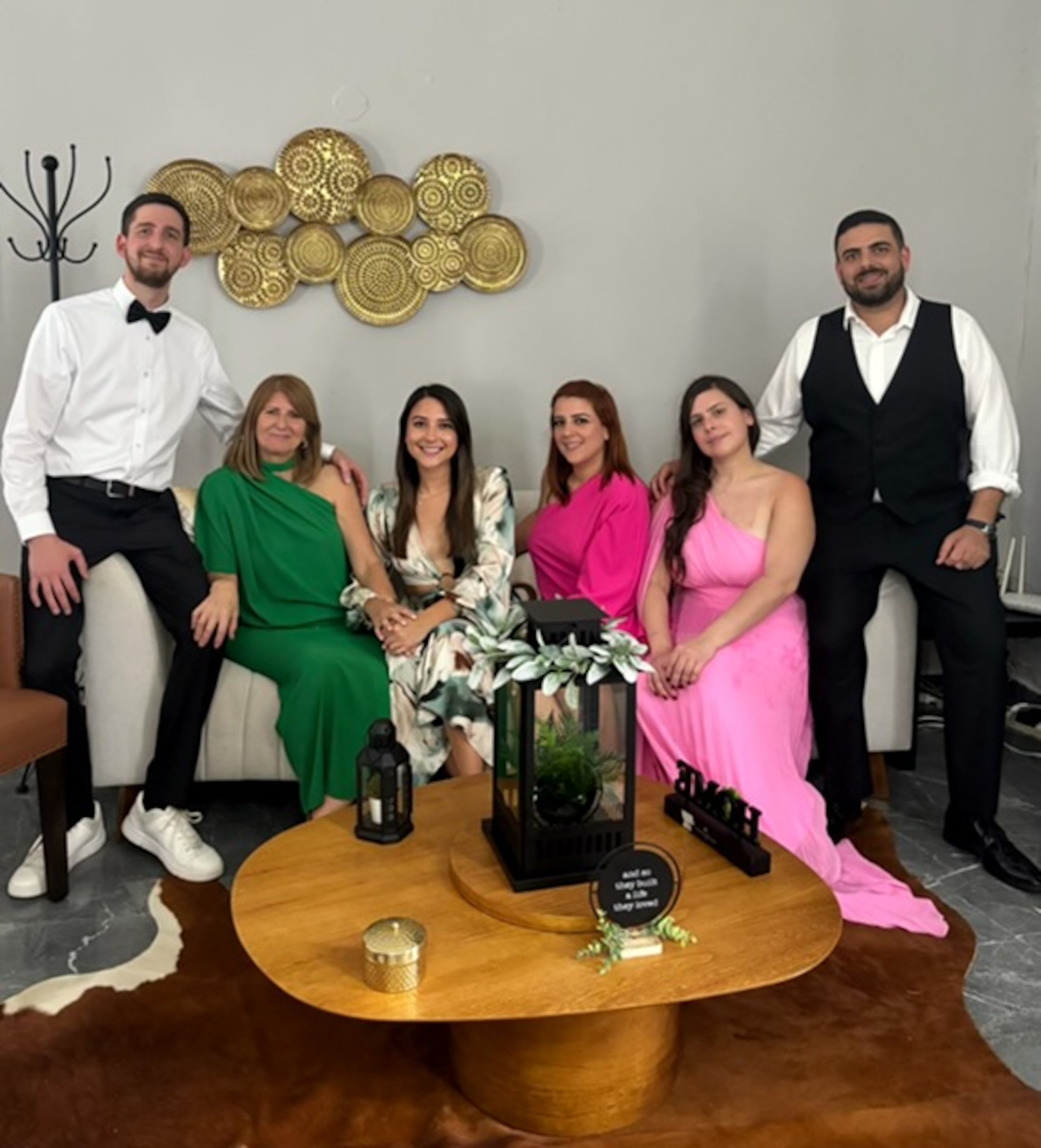 Carmen Aixa Zayas con sus hijos Marc, Marie, Ixamar, Ixamarie y Anthony