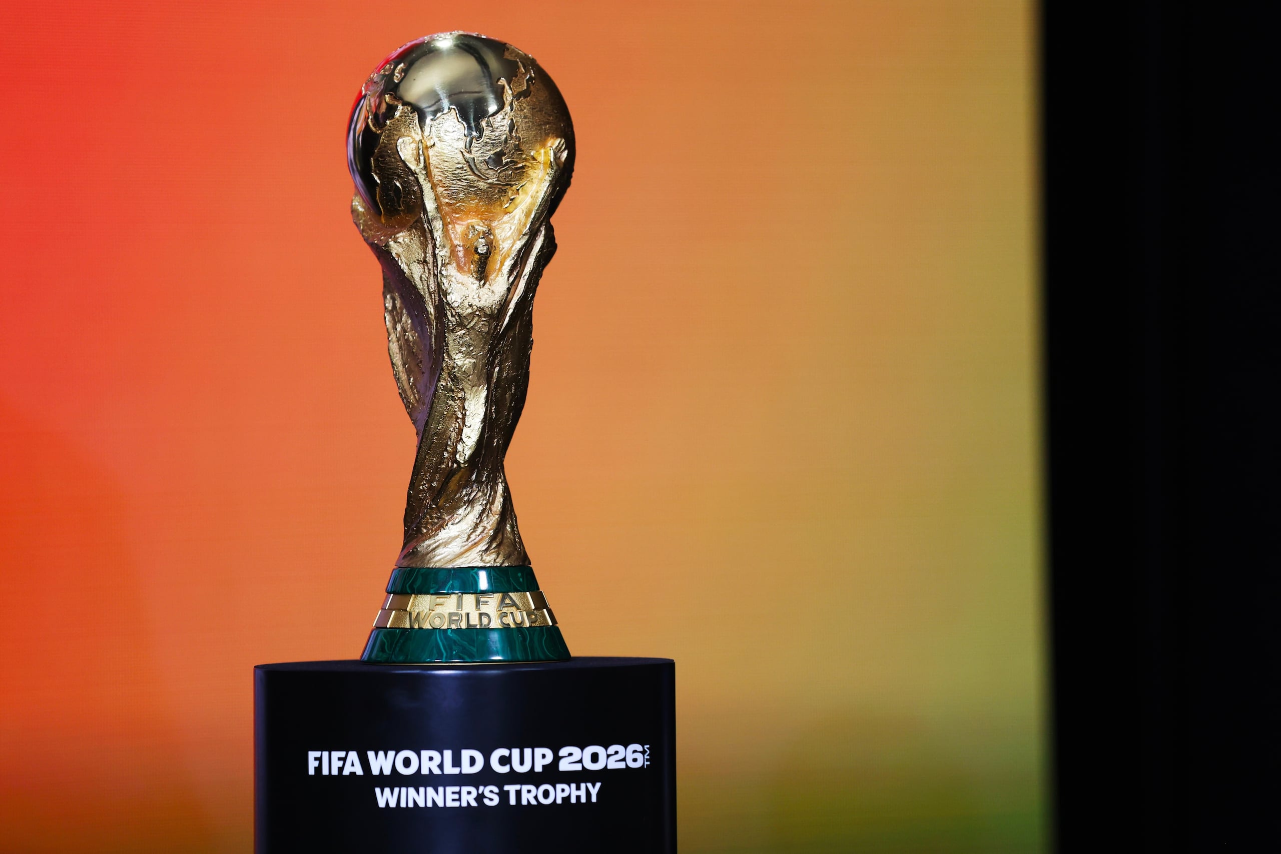 El trofeo de la Copa Mundial de fútbol durante la cumbre Global Citizen NOW, el jueves 14 de mayo de 2026, en Nueva York. (AP Foto/Heather Khalifa)