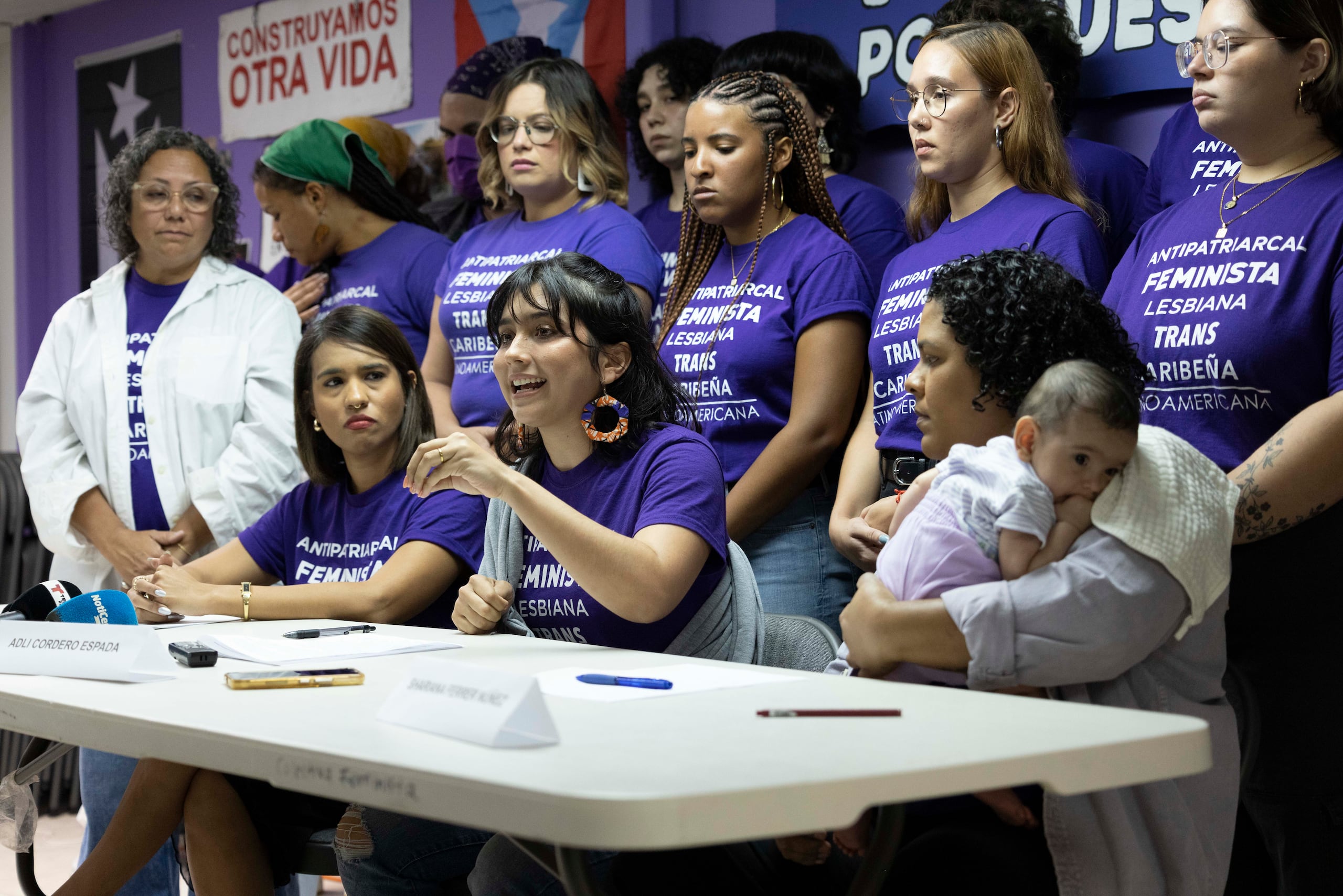 Las líderes feministas denunciaron también la falta de prevención para manejar la violencia machista. En la foto, Zoán Dávila y Adli Cordero al centro y Shariana Ferrer a la derecha.
