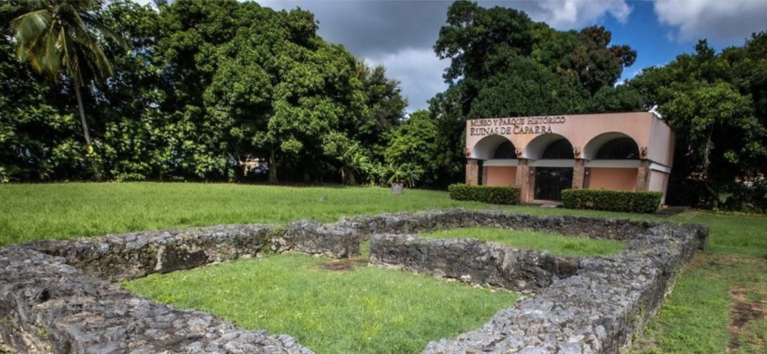 Fue en Caparra, en 1508, que Juan Ponce de León instauró el primer asentamiento español en la Isla.