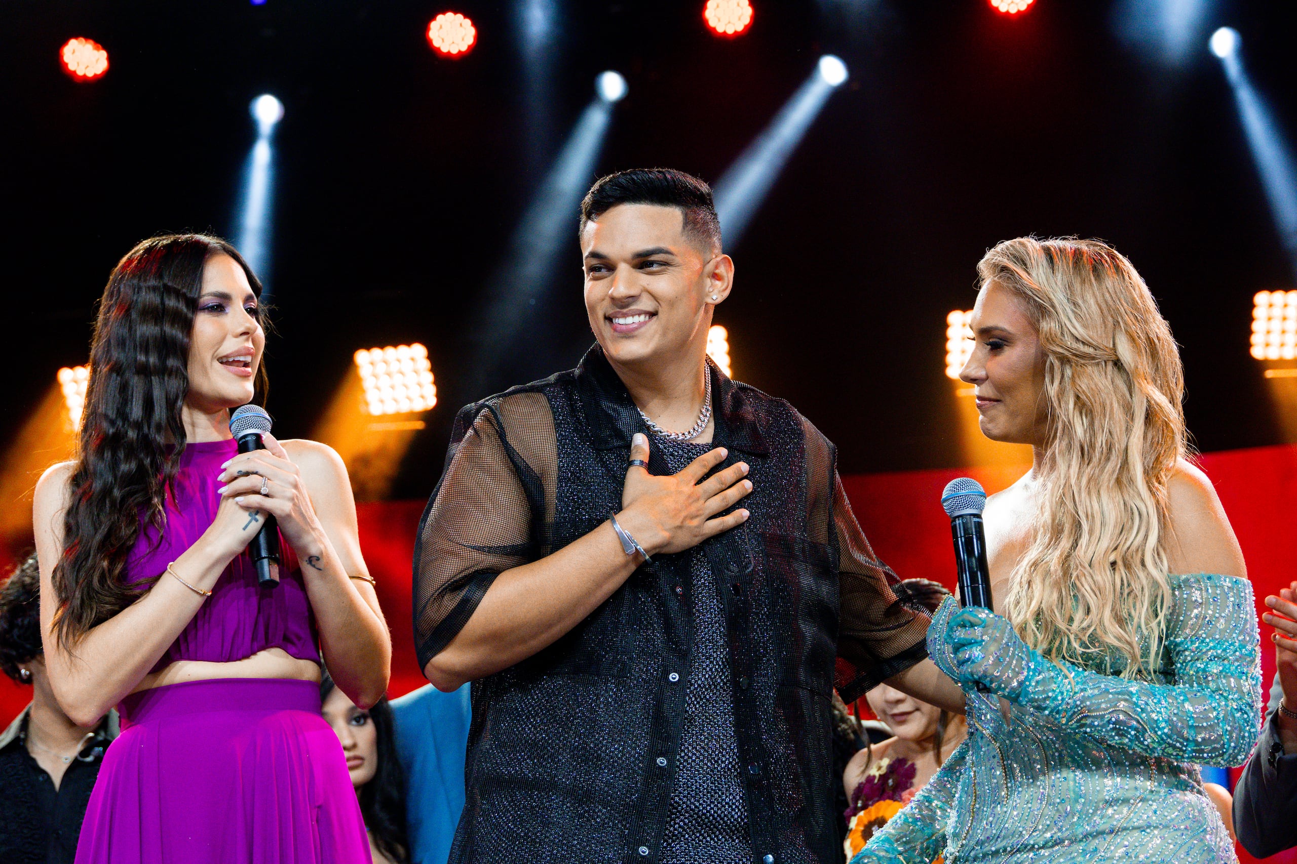 Emmanuel Otero se convierte en el tercer concursante en salir de la competencia musical de Telemundo.