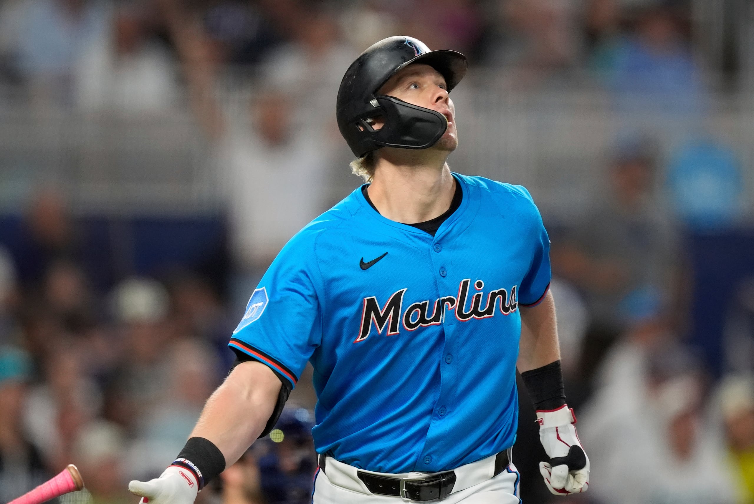 Kyle Stowers de los Marlins de Miami después de batear un jonrón de tres carreras ante los Yankees de Nueva York, el domingo 3 de agosto de 2025, en Miami. (AP Foto/Rebecca Blackwell)