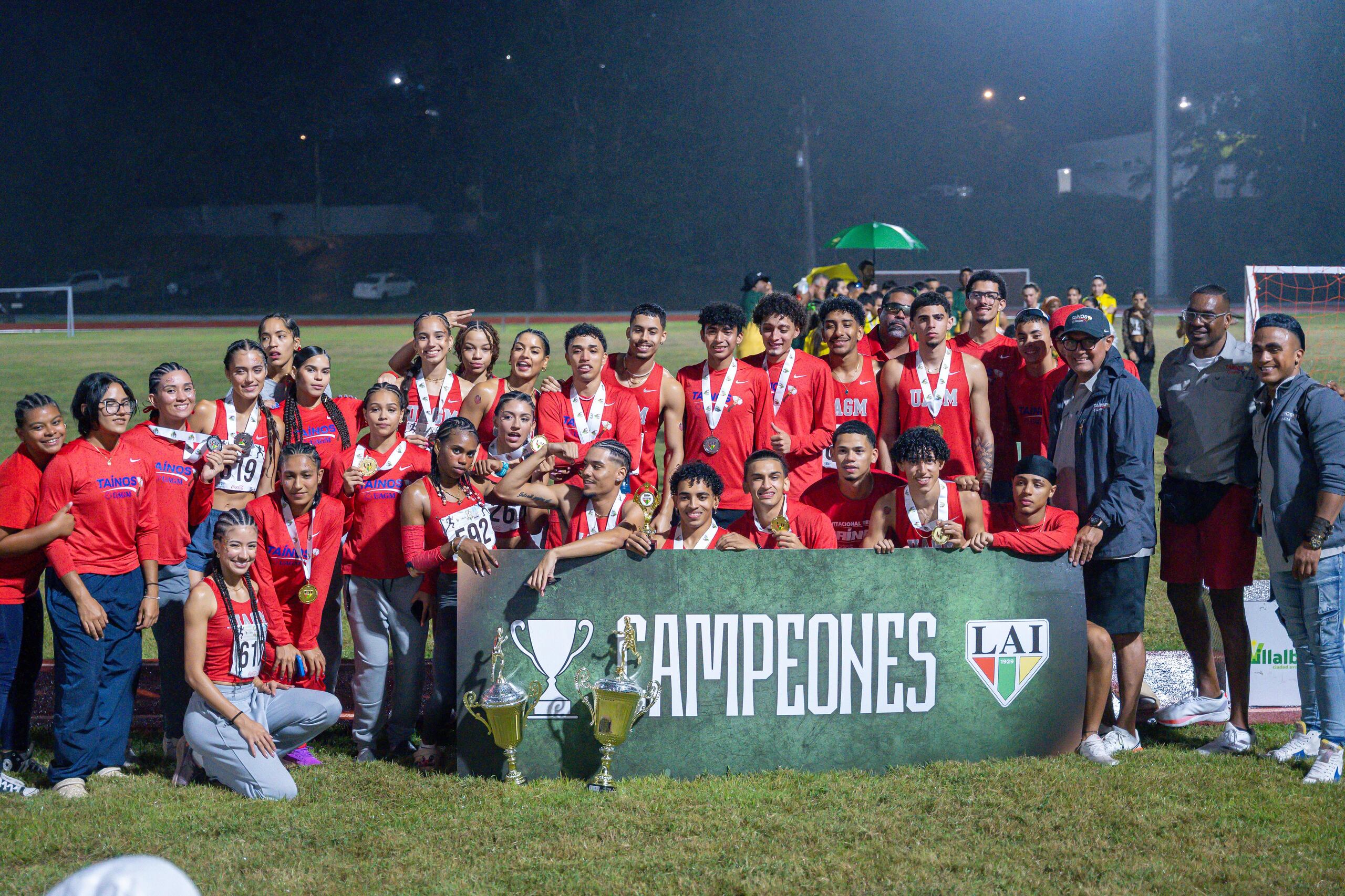 Los Taínos de la Universidad Ana G. Méndez revalidaron como campeones del Campeonato de Relevos de la LAI.
