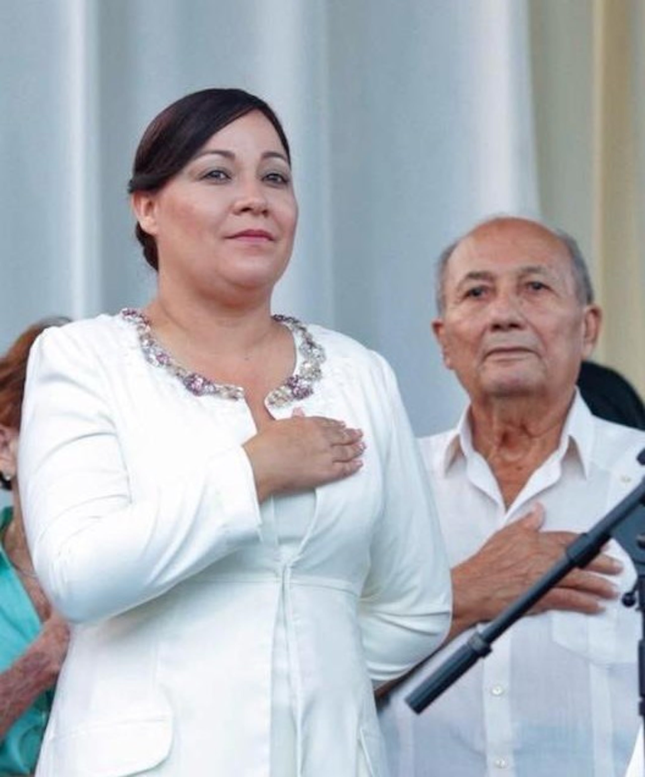 La alcaldesa Carmen I. Maldonado González y el exalcalde Ángel Manuel Rosario Rosado.