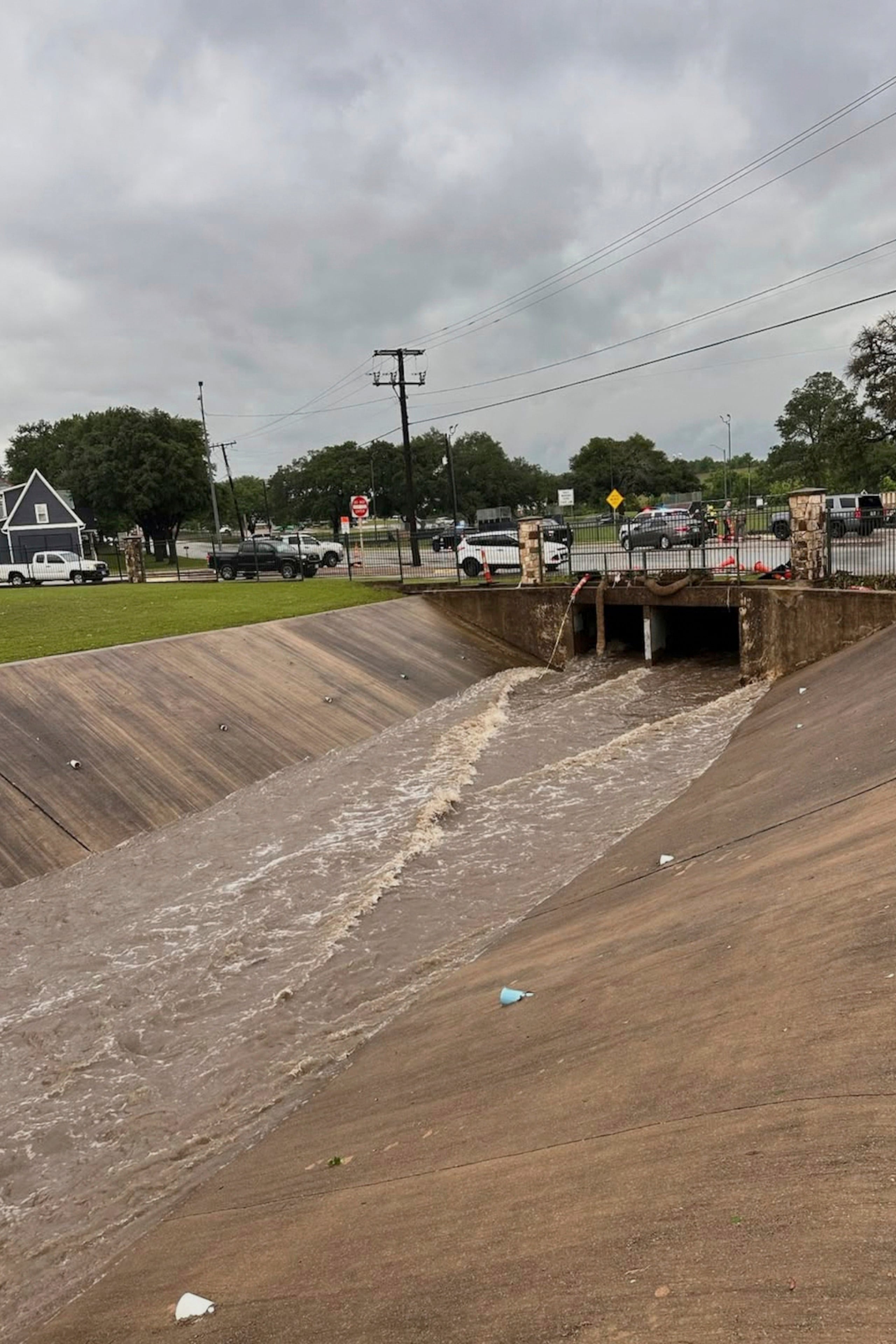 Esta imagen proporcionada por la localidad de Brenham muestra un arroyo en Brenham, Texas.