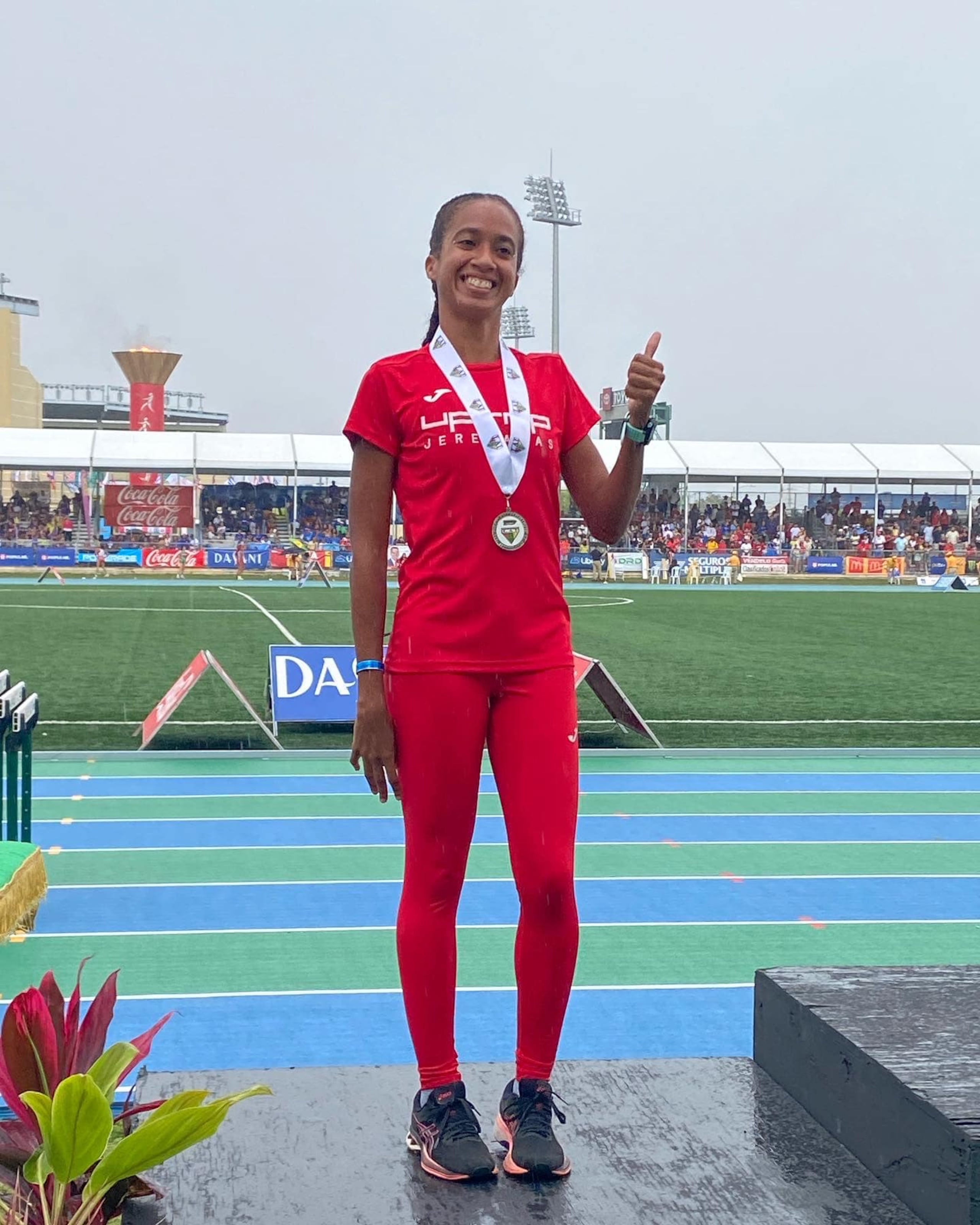 Naomi García en las pasadas Justas de Atletismo de la LAI.