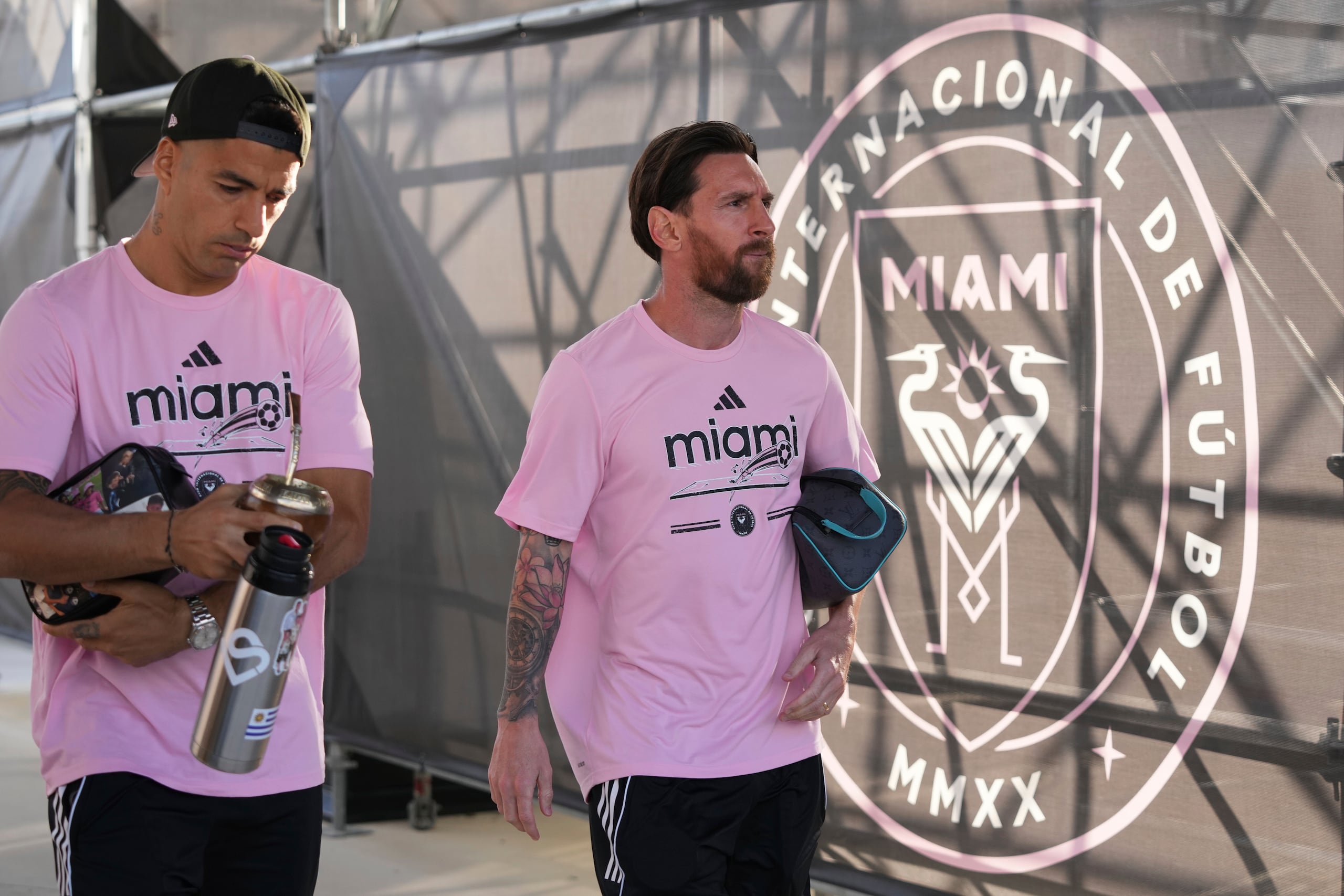 Luis Suárez (izquierda) y Lionel Messi, delanteros del Inter Miami.