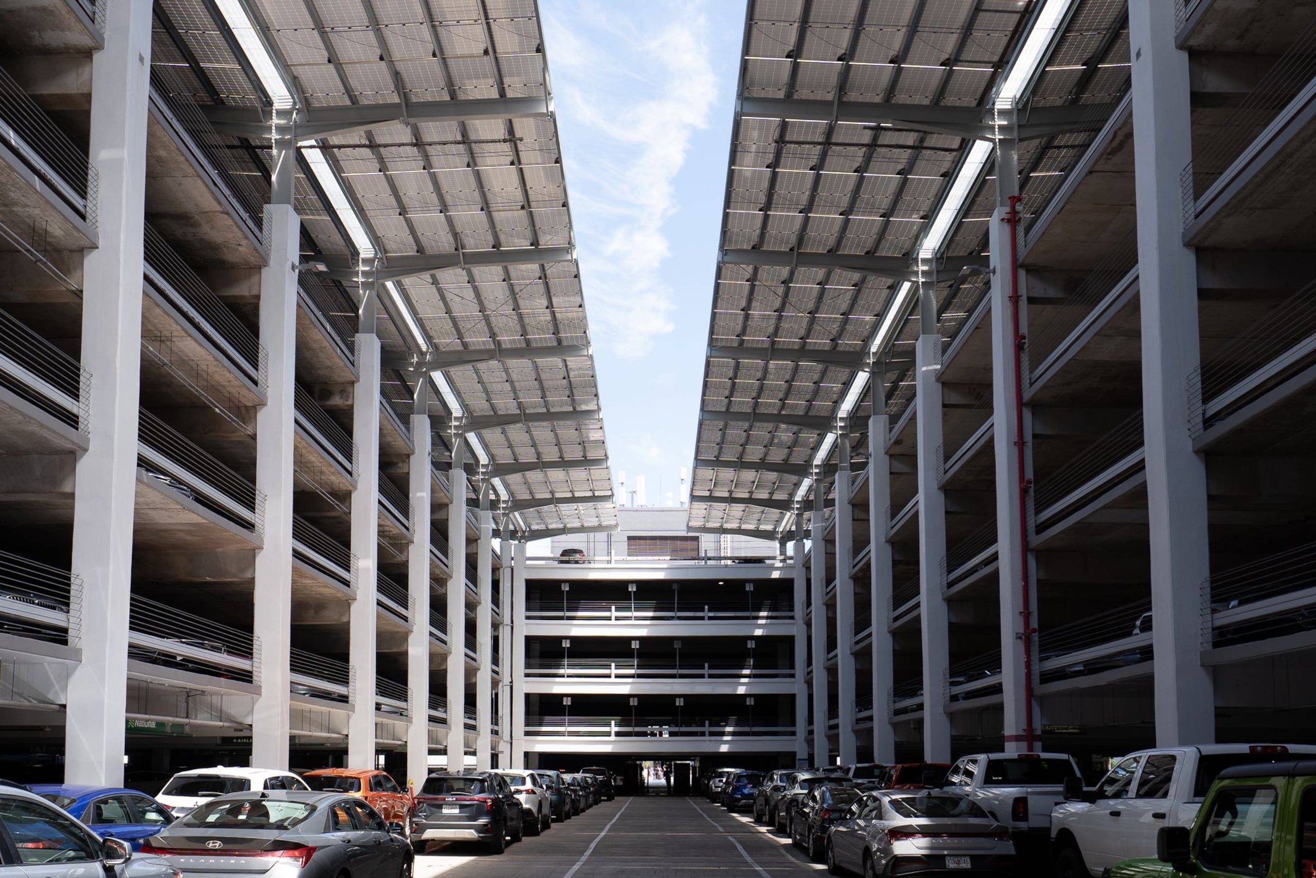 La obra fue financiada mediante una combinación de fondos provenientes subvención federal y capital privado de Aerostar.