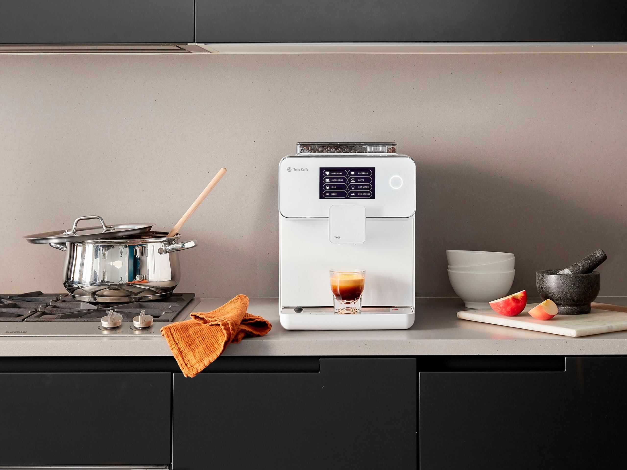 Elegancia y tecnología en cada taza con la cafetera inteligentes Terra Kaffe.