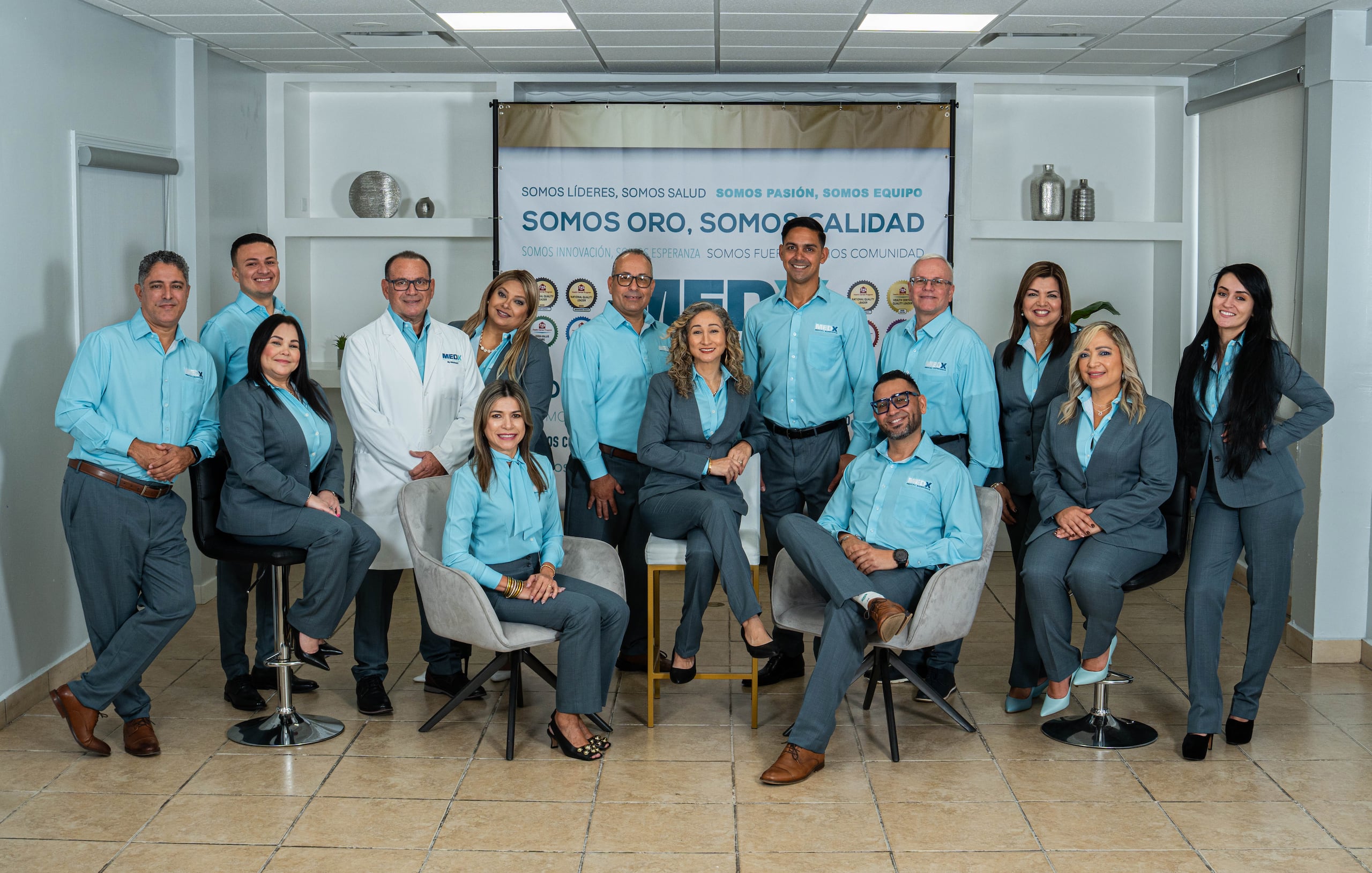 El Comité de Liderazgo Estratégico de MEDX, encabezado por la Dra. Tania Rodríguez Morales, presidenta y directora ejecutiva, celebra los ocho reconocimientos CHQR 2026 otorgados por HRSA.