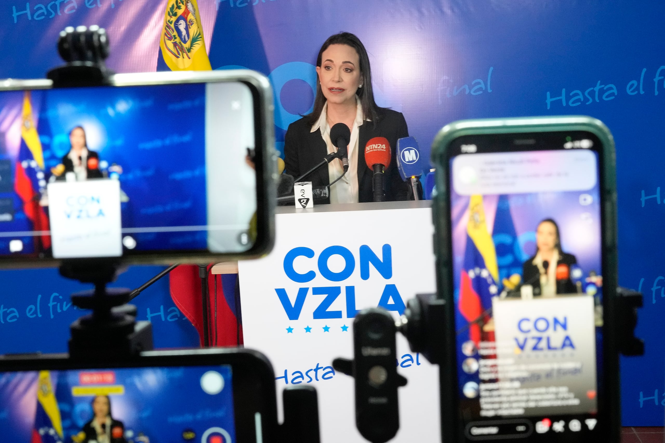 La opositora venezolana sostuvo que al gobierno de Maduro solo le queda aceptar los términos de una negociación con la oposición.