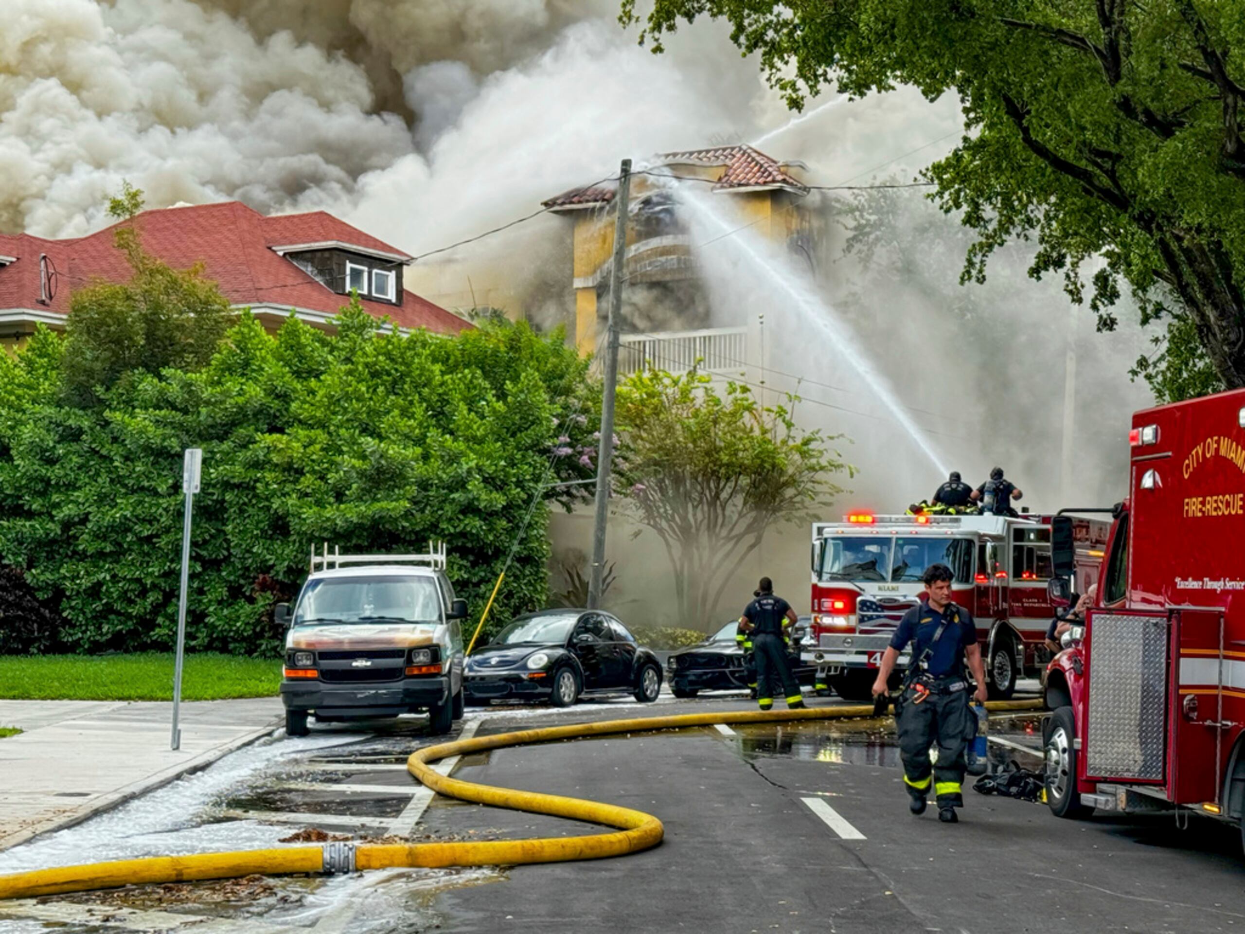 El incendio se produjo en el completo Temple Court Apartments.