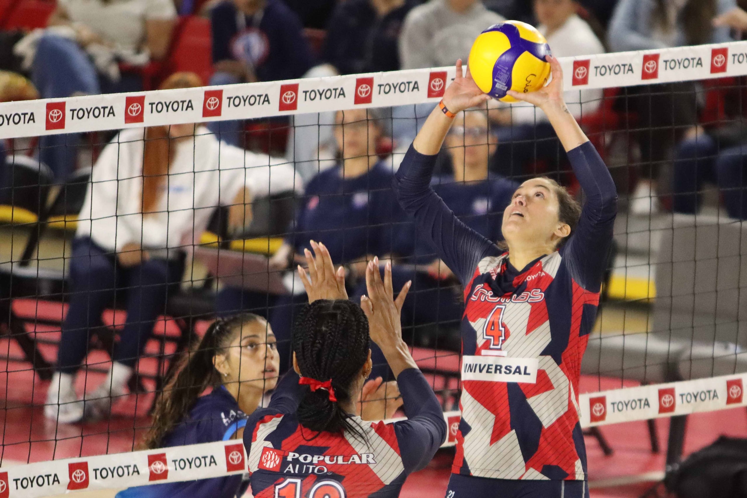 Raymariely Santos es la "Colocadora del Año".