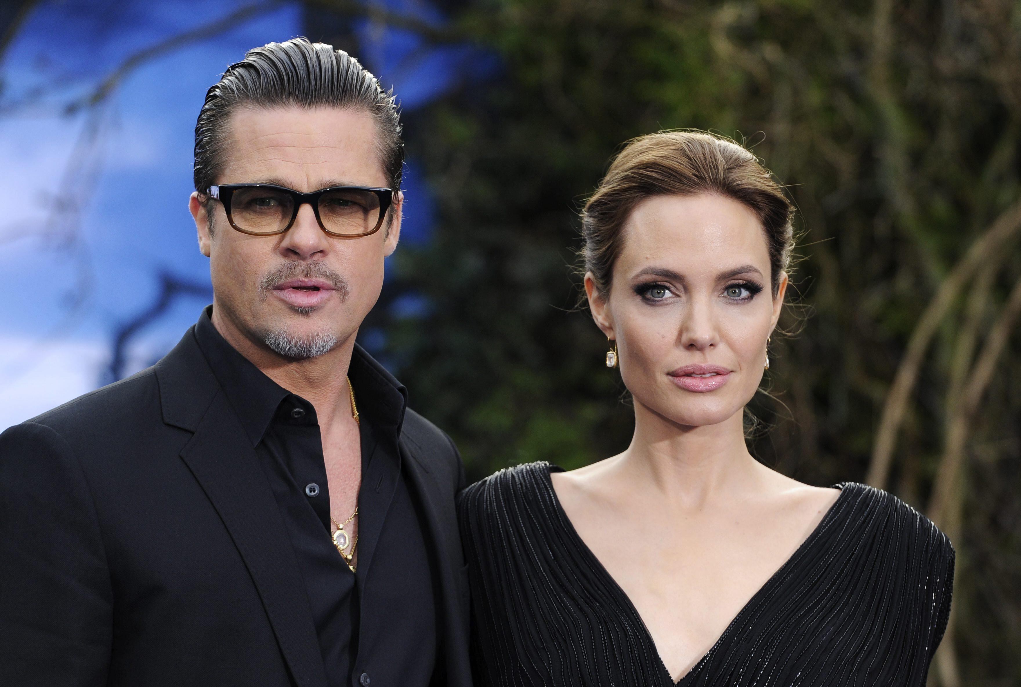 Imagen de la cobertura de: Tres hijos de Angelina Jolie buscan quitarse el apellido de Brad Pitt