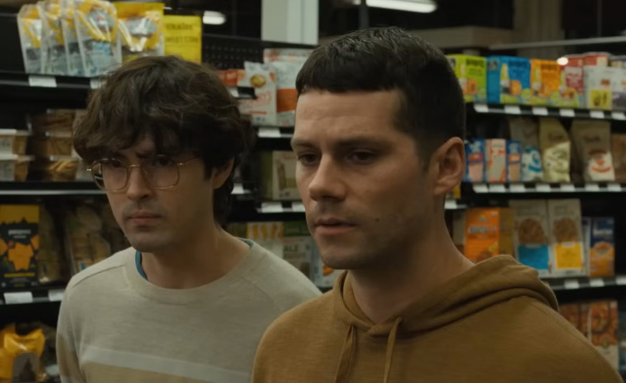 James Sweeney y Dylan O’Brien protagonizan el filme.