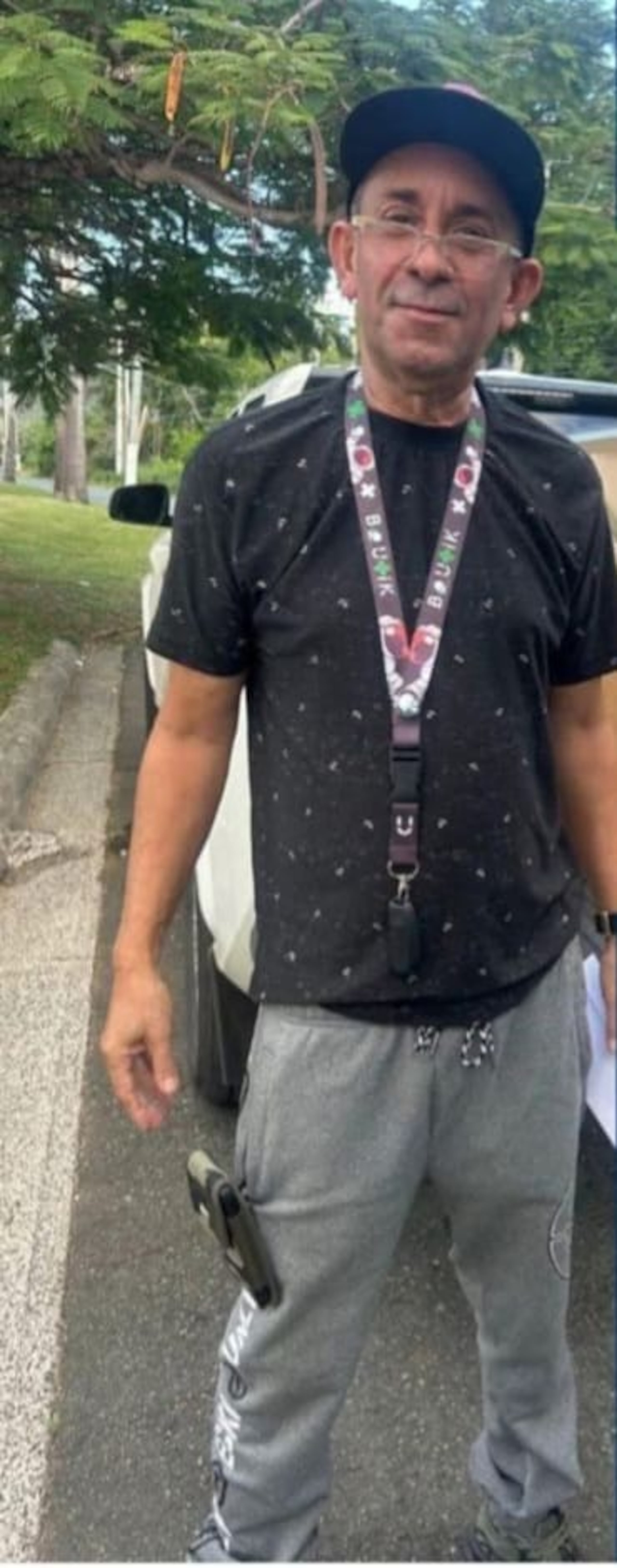 Contra Ismael Estéban Figueroa De La Cruz, pesa una orden de arresto por apropiación ilegal grave, fraude, apropiación ilegal de identidad y falsificación de documentos.